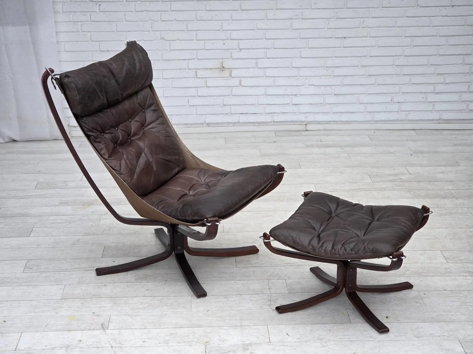 Recliner_Armchair_&_Ottoman_by_Sigurd_Ressel,_1970s_Norway