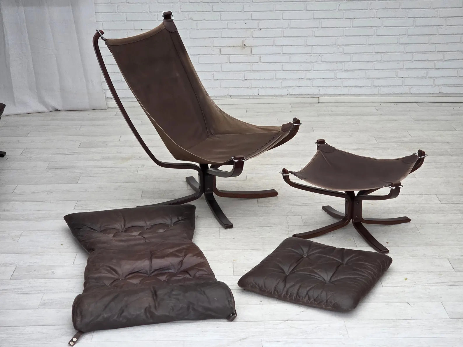 Recliner_Armchair_&_Ottoman_by_Sigurd_Ressel,_1970s_Norway