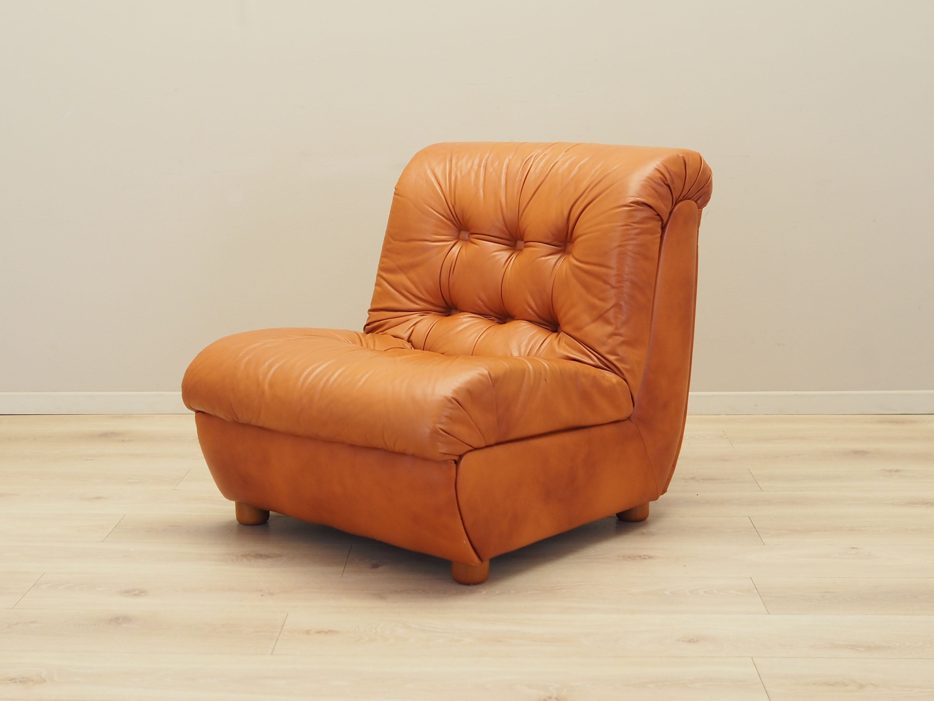 Red_Armchair,_Original_Leather,_1970s,_Italy