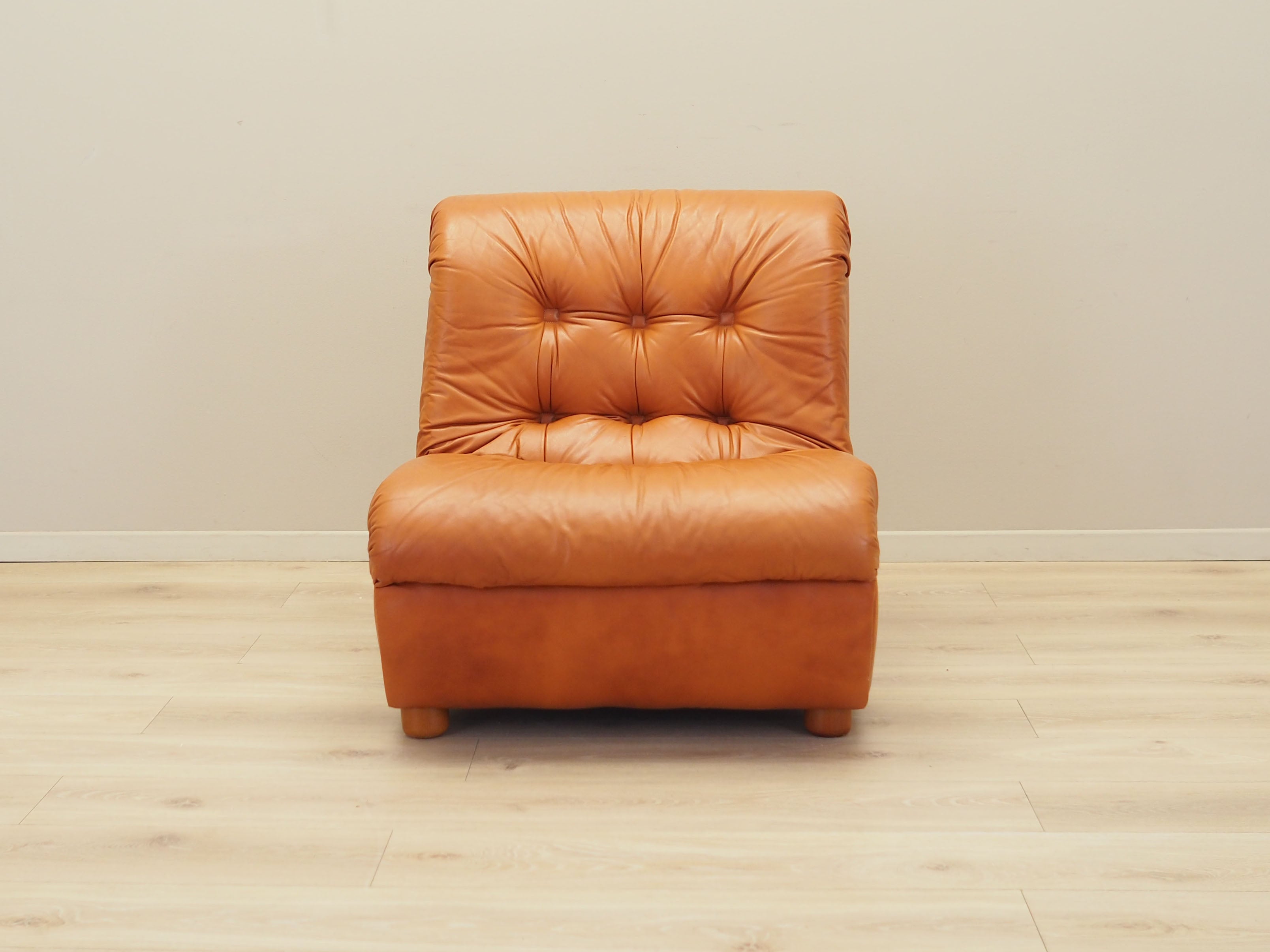 Red_Armchair,_Original_Leather,_1970s,_Italy