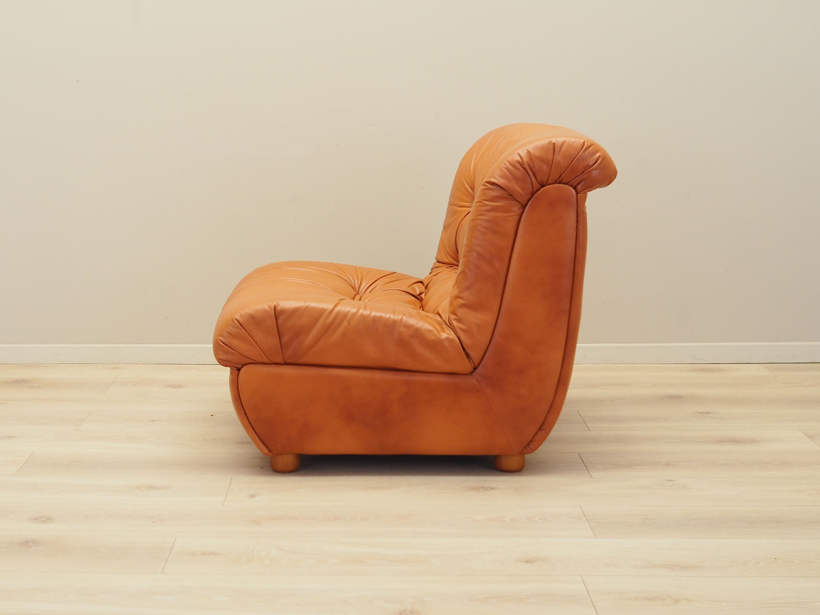 Red_Armchair,_Original_Leather,_1970s,_Italy