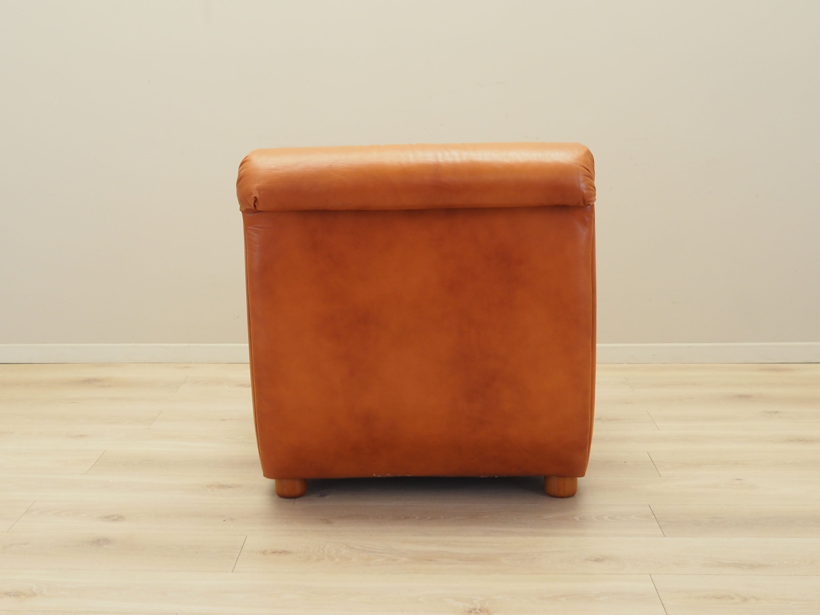 Red_Armchair,_Original_Leather,_1970s,_Italy