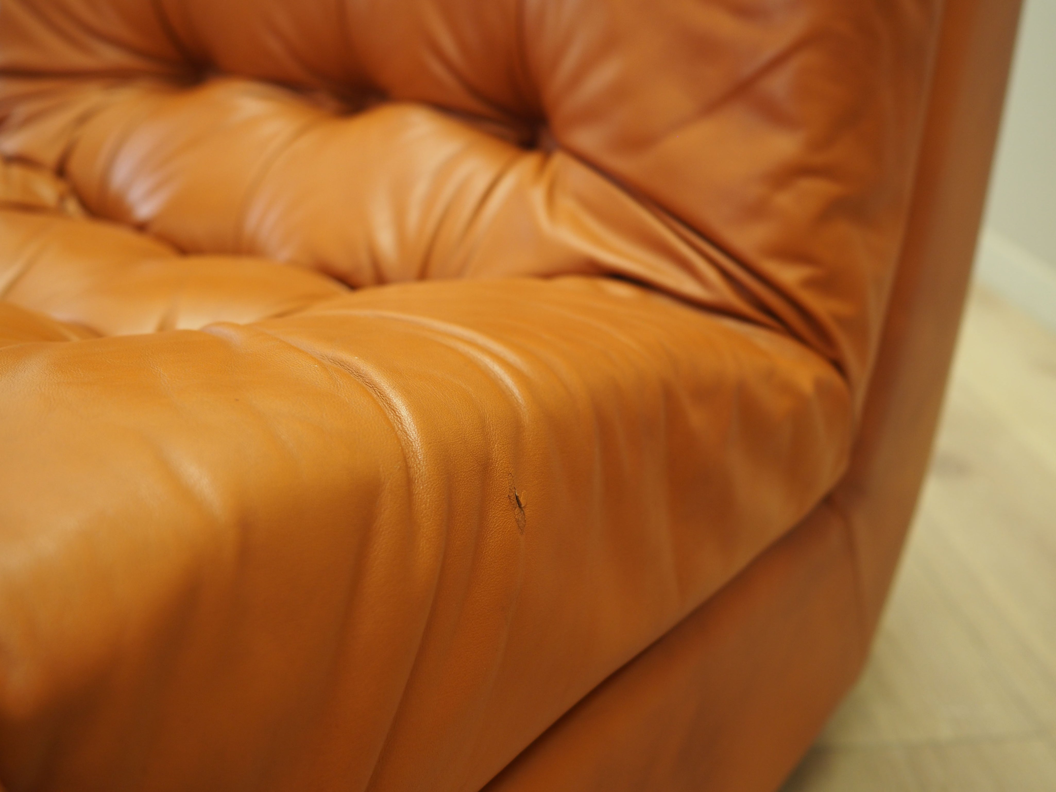 Red_Armchair,_Original_Leather,_1970s,_Italy