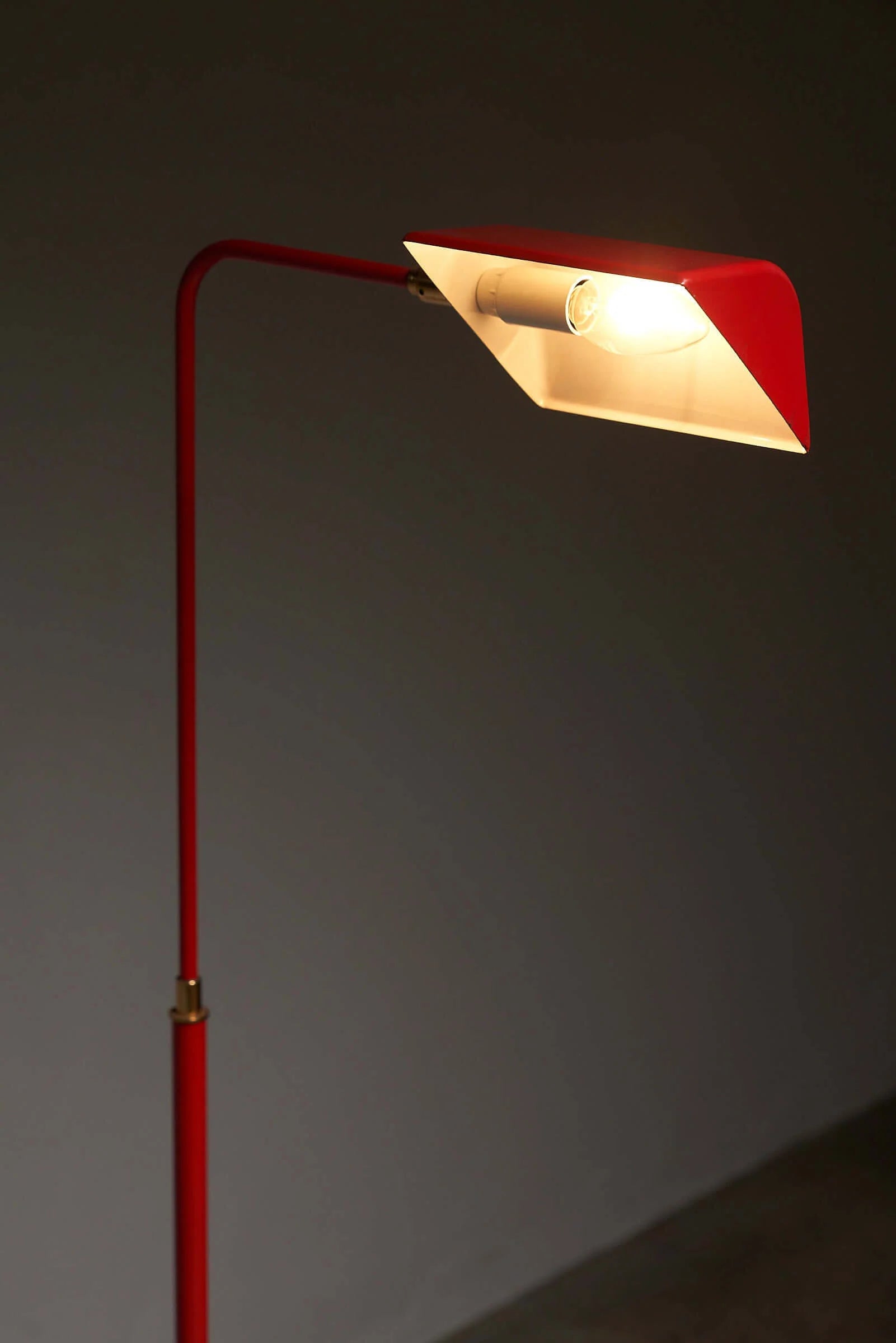 Red_Floor_Lamp,_by_S.A._Boulanger,_Metal,_1970s,_Belgium