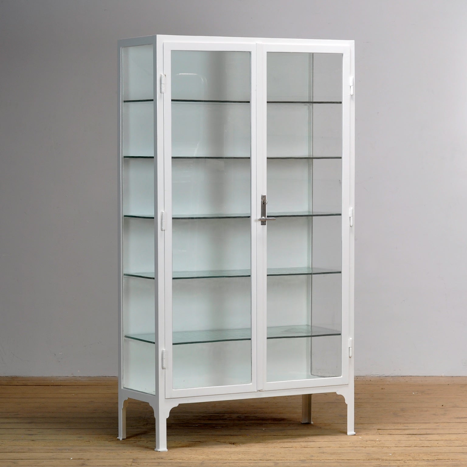 Restored_Medical_cabinet_from_1930’s