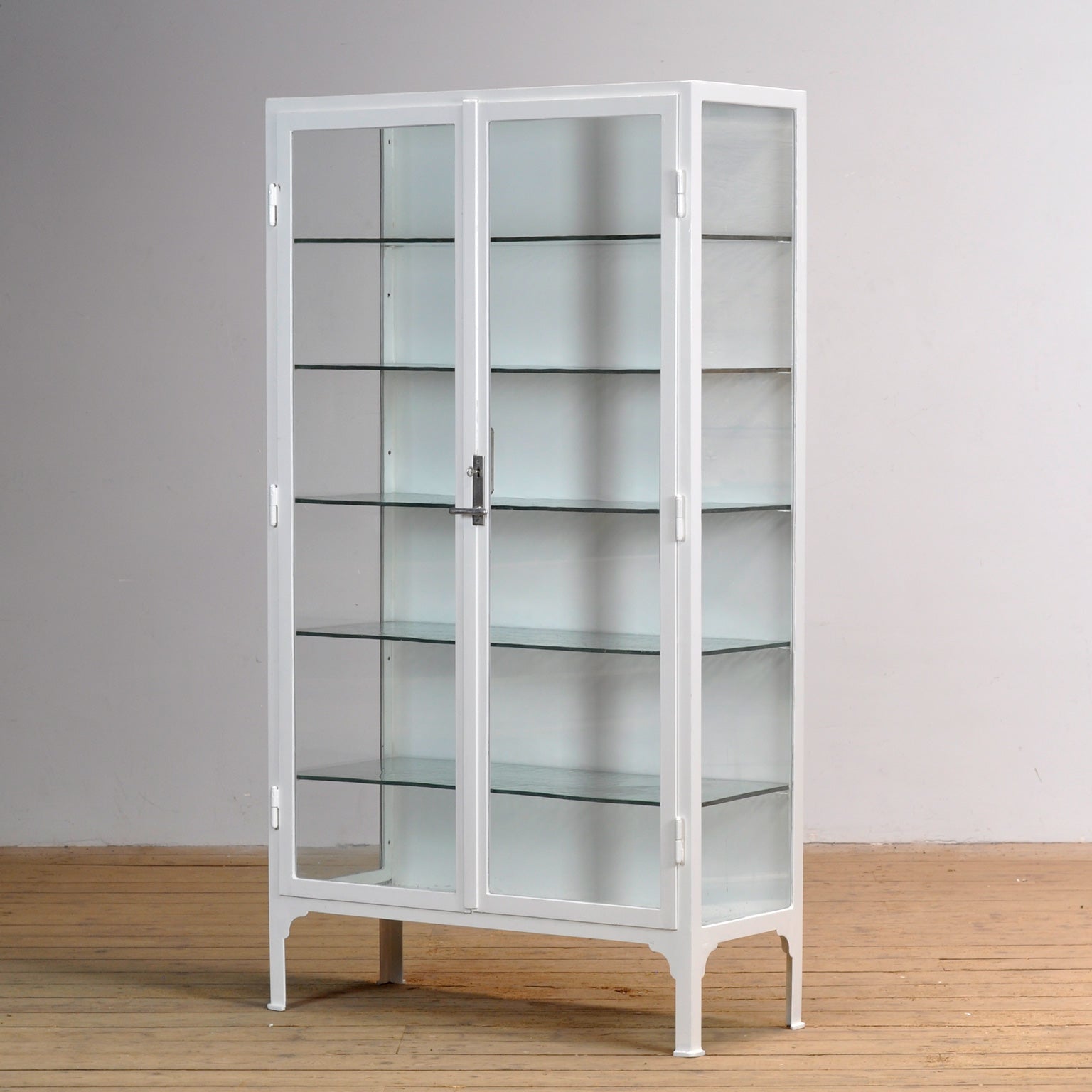 Restored_Medical_cabinet_from_1930’s