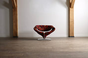 Ribbon_Chair_by_Pierre_Paulin_for_Artifort_in_Jack_Lenor_Larsen_Momentum_Fabric,_Dutch_Design_Icon