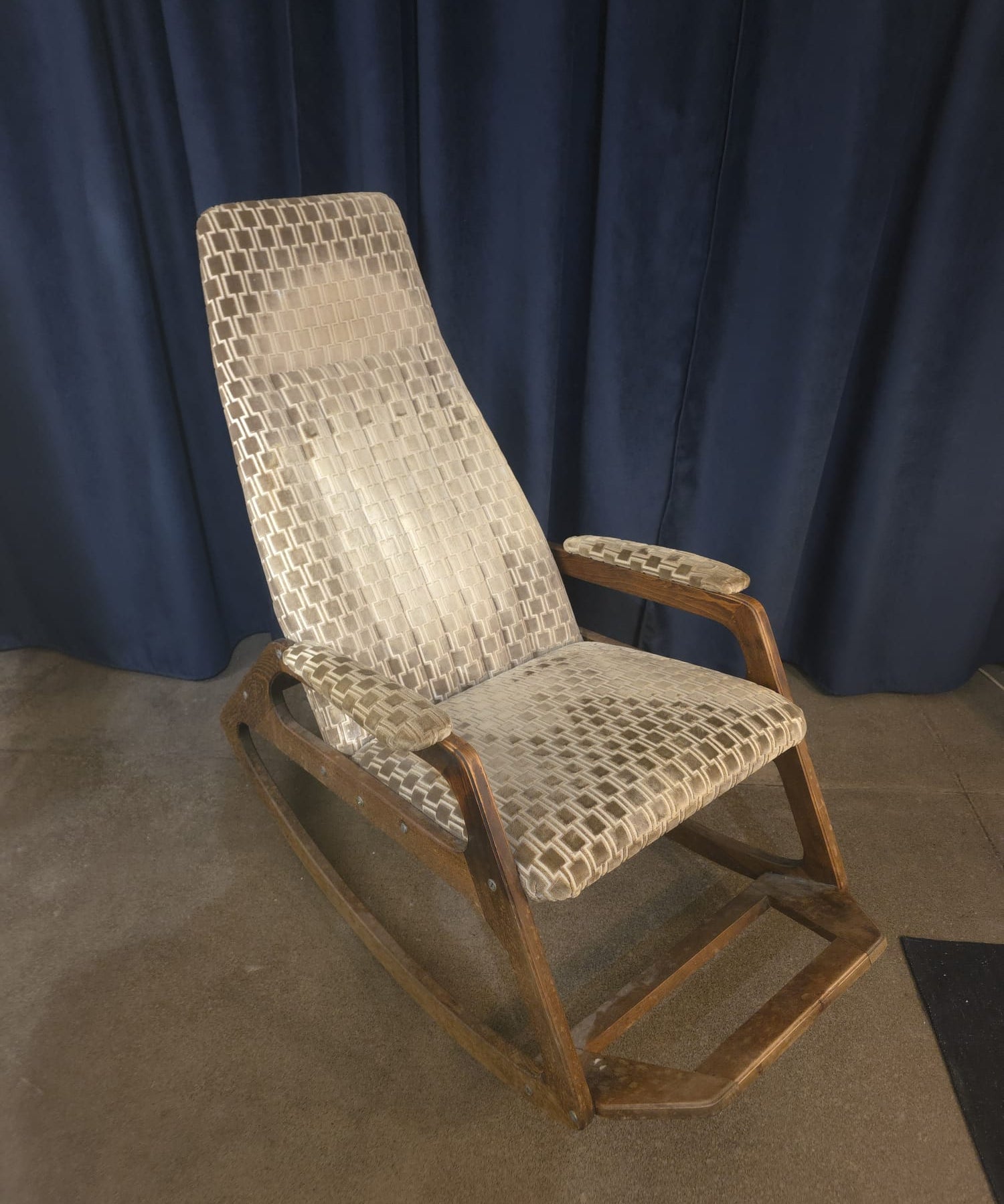 Rocking_Chair_by_Krásná_Jizba,_1960s–1970s,_Czechoslovakia