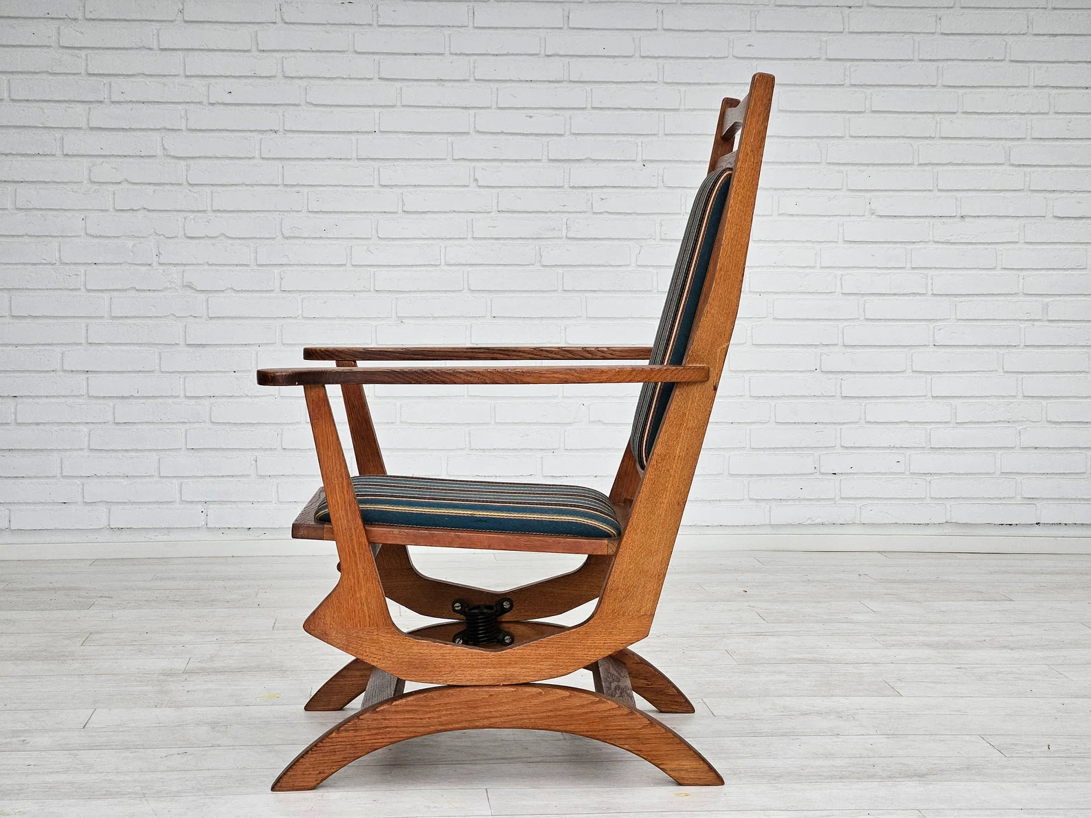 Scandinavian_Modern_Rocking_Chair,_1950s–1960s,_Denmark