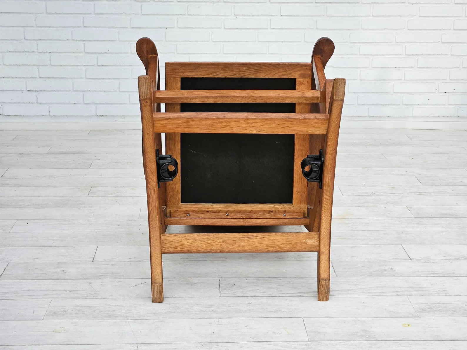 Scandinavian_Modern_Rocking_Chair,_1950s–1960s,_Denmark