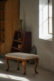 Rococo_Bench_with_Cabriole_Legs_and_Lambswool_Upholstery