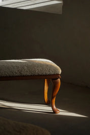 Rococo_Bench_with_Cabriole_Legs_and_Lambswool_Upholstery