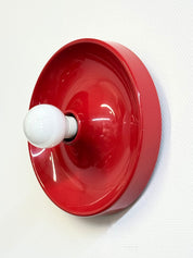 Rode_space_age_disc_lamp_van_Enrico_Tronconi