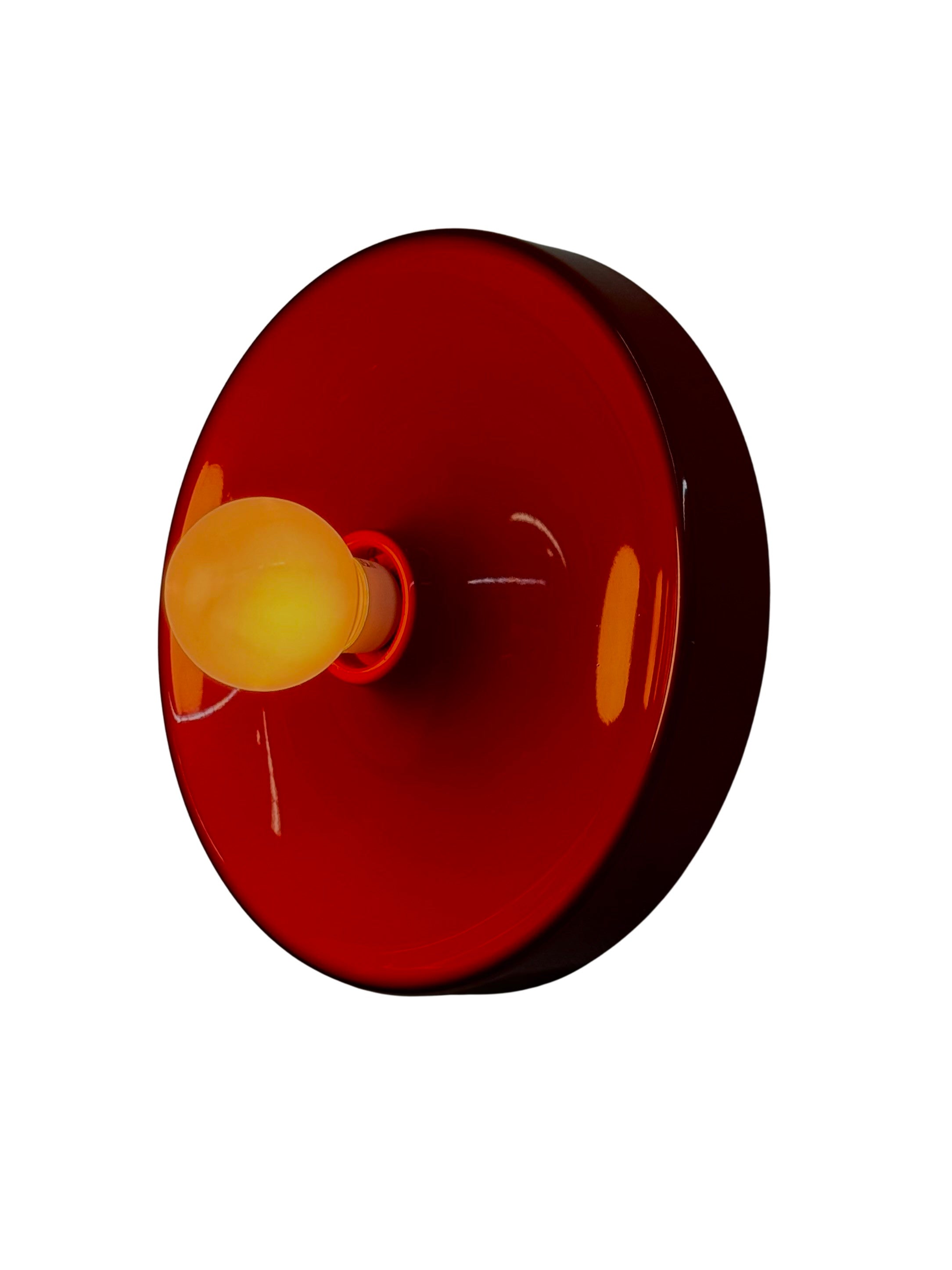 Rode_space_age_disc_lamp_van_Enrico_Tronconi