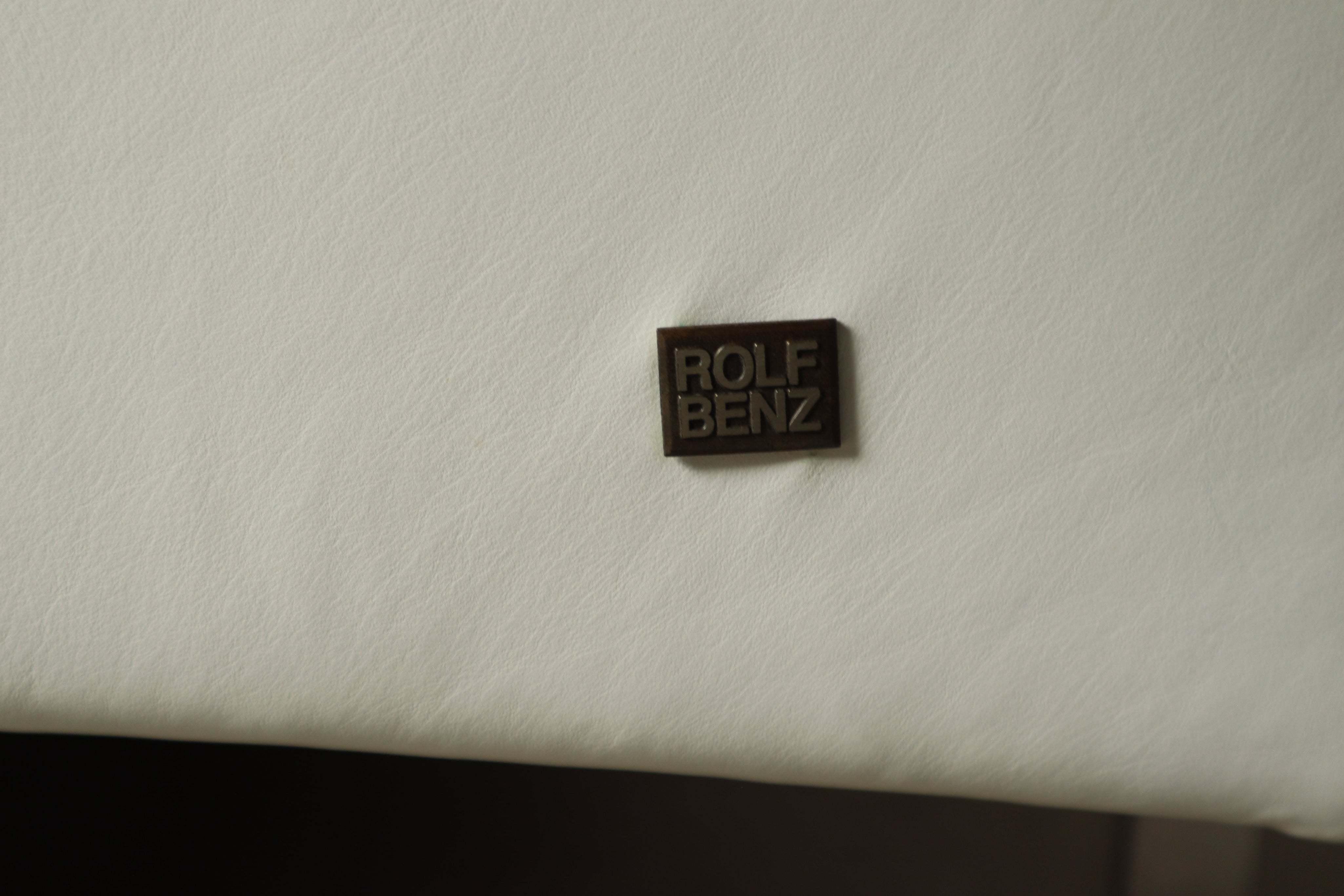 Rolf_Benz_Dono_sofa_by_Christian_Werner_in_white_leather,_1990s