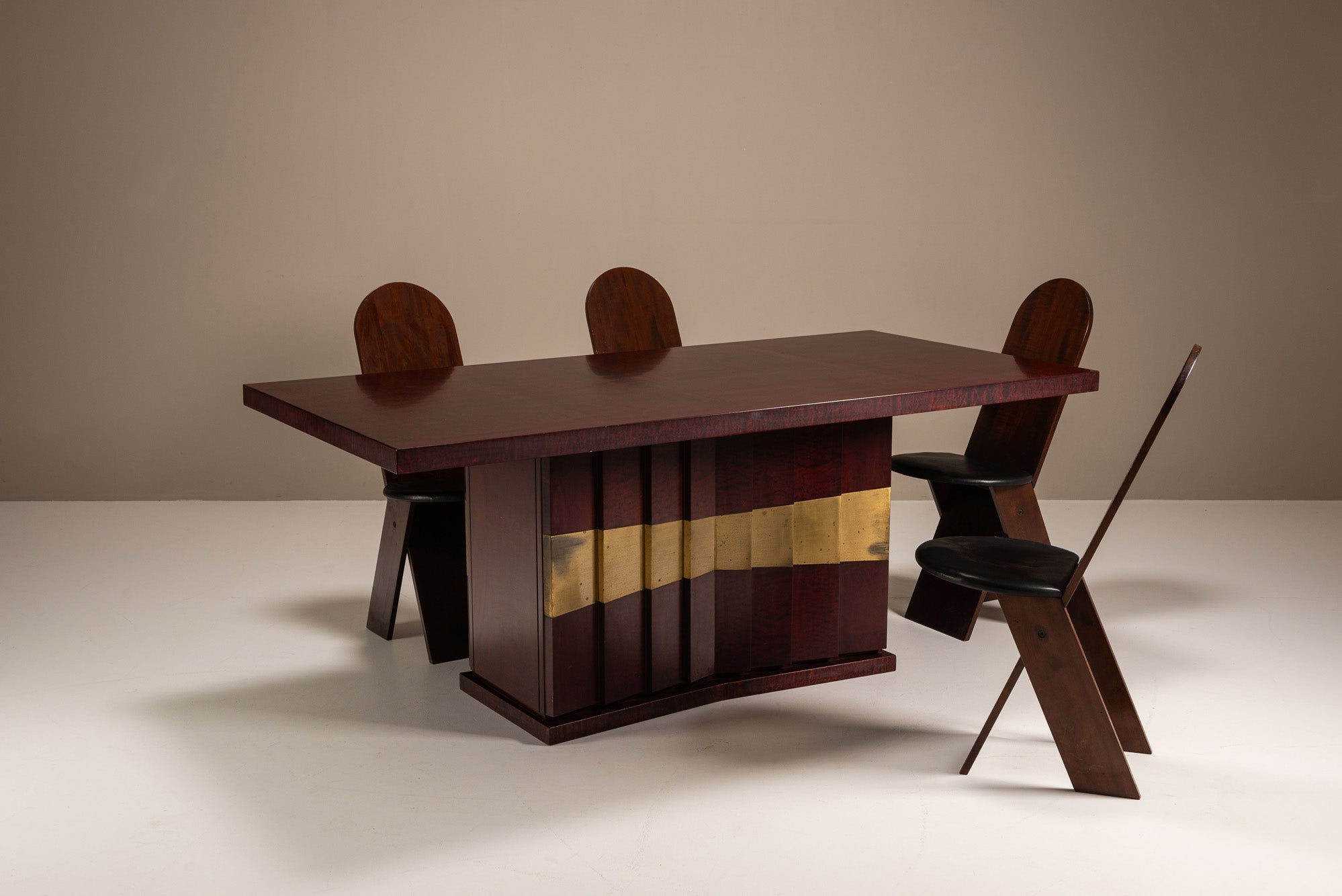 Romanus_Dining_Table_by_Luciano_Frigerio,_1970s,_Italy