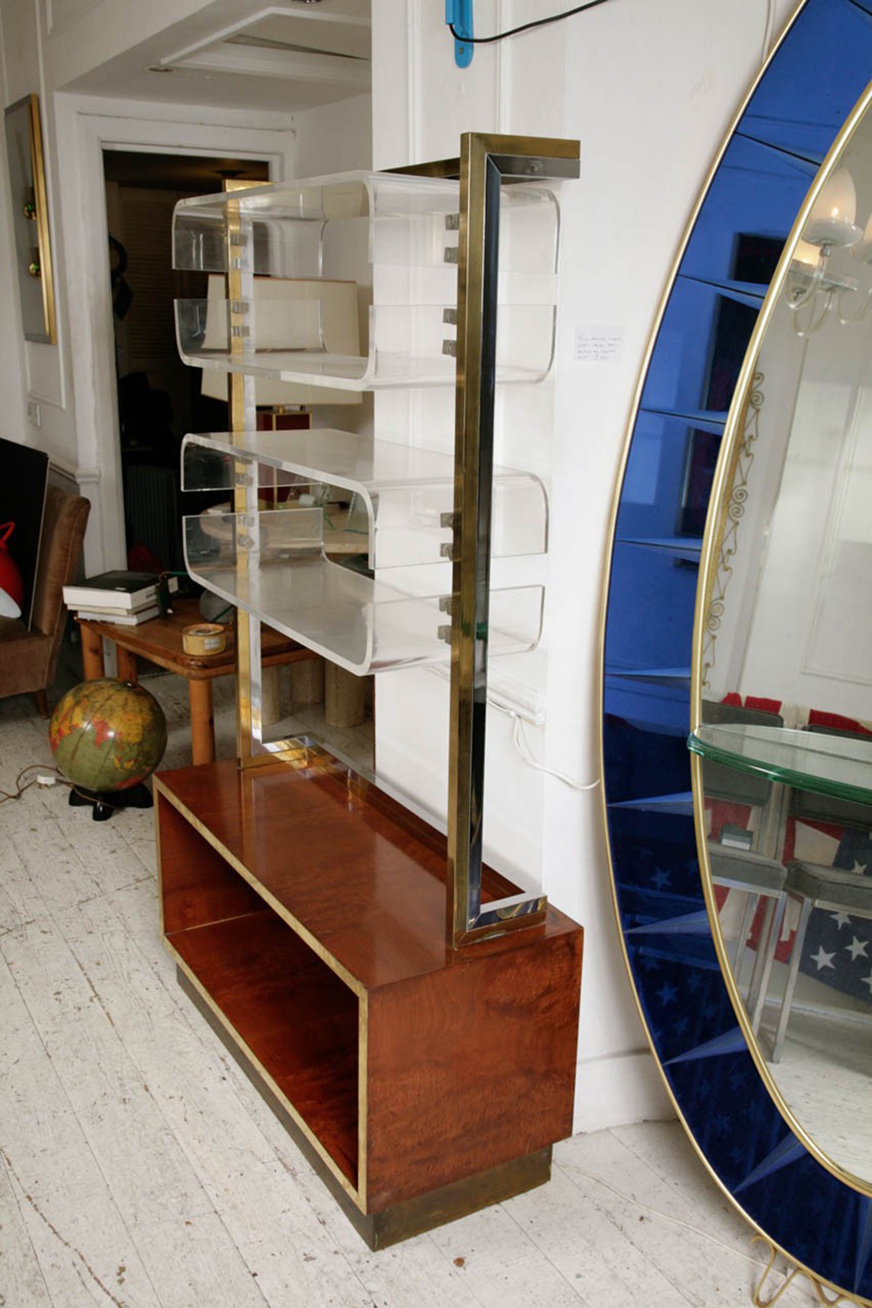 Romeo_Rega_Burl_Walnut_Shelving_Unit_with_Lucite_Shelves,_Italy_1970s