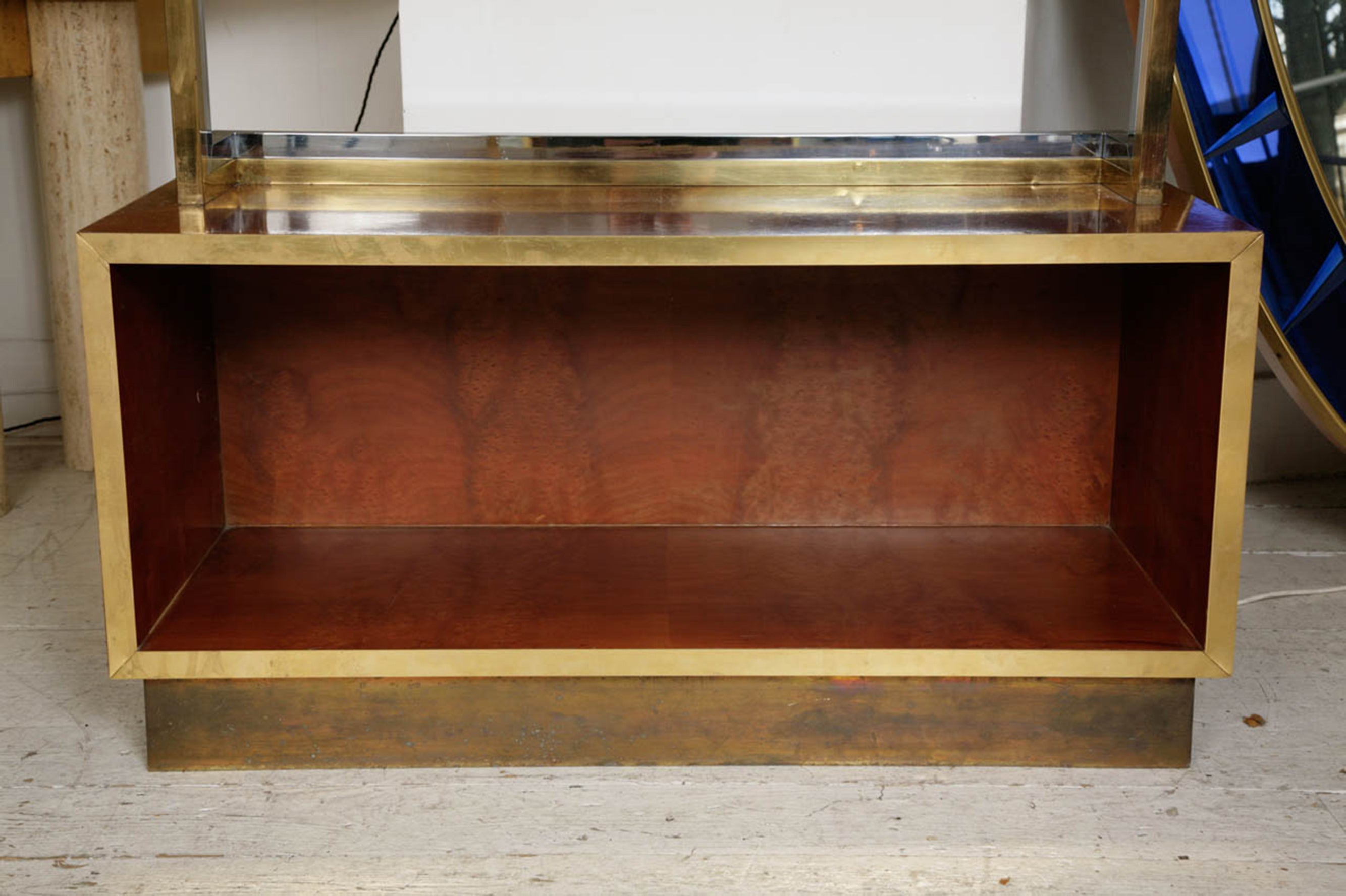 Romeo_Rega_Burl_Walnut_Shelving_Unit_with_Lucite_Shelves,_Italy_1970s