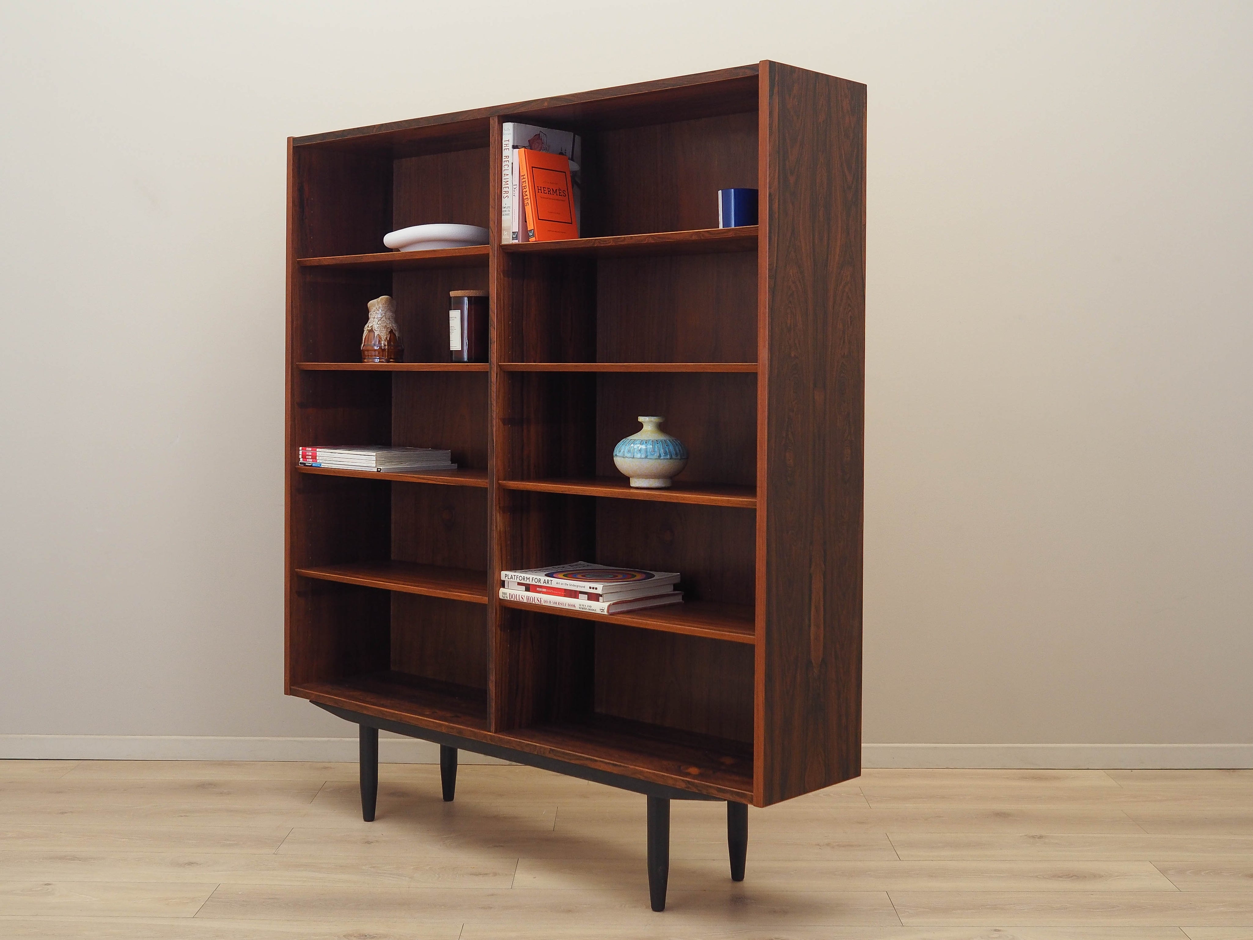 Rosewood_Bookcase,_Hundevad,_1970s,_Denmark