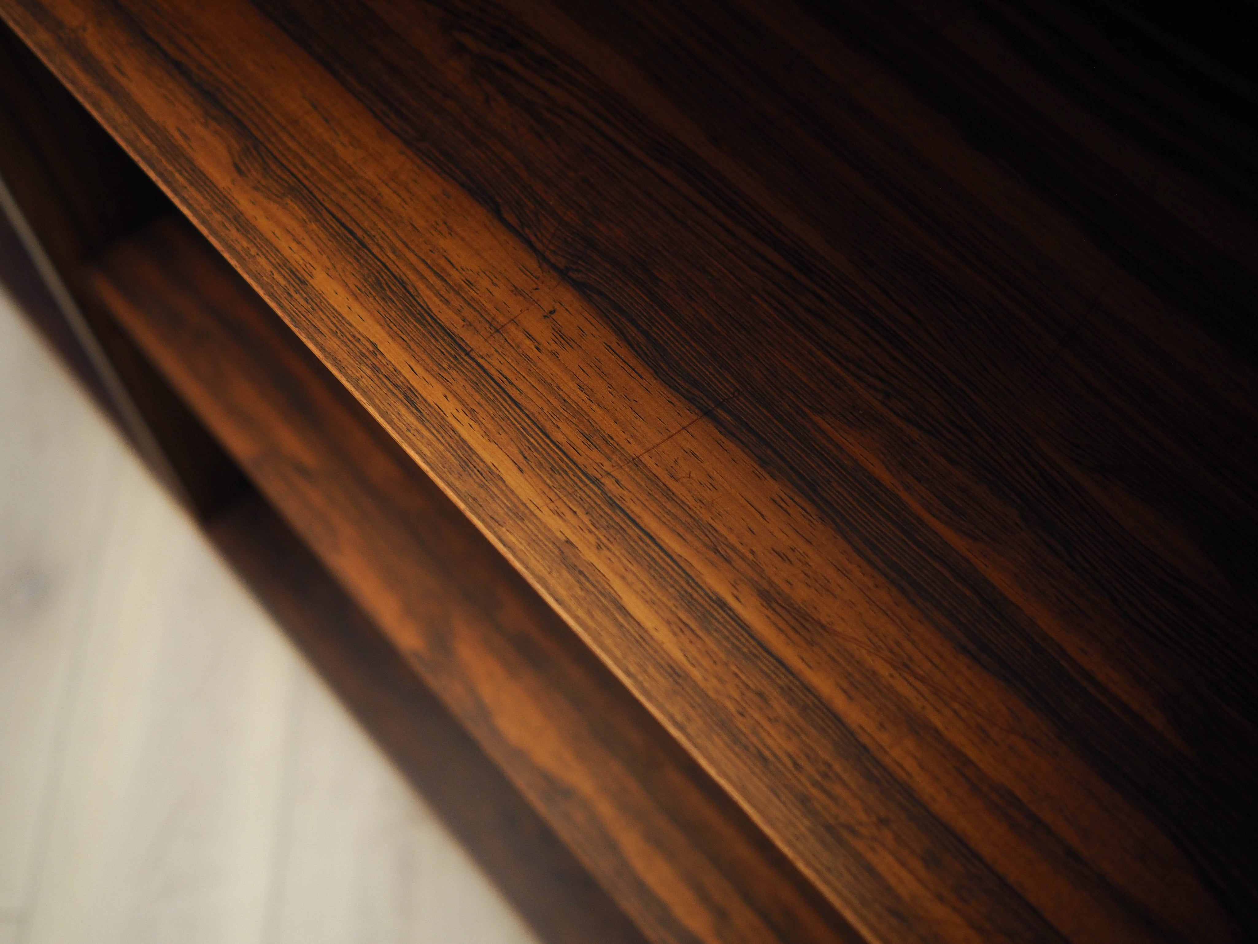 Rosewood_Bookcase,_Hundevad,_1970s,_Denmark