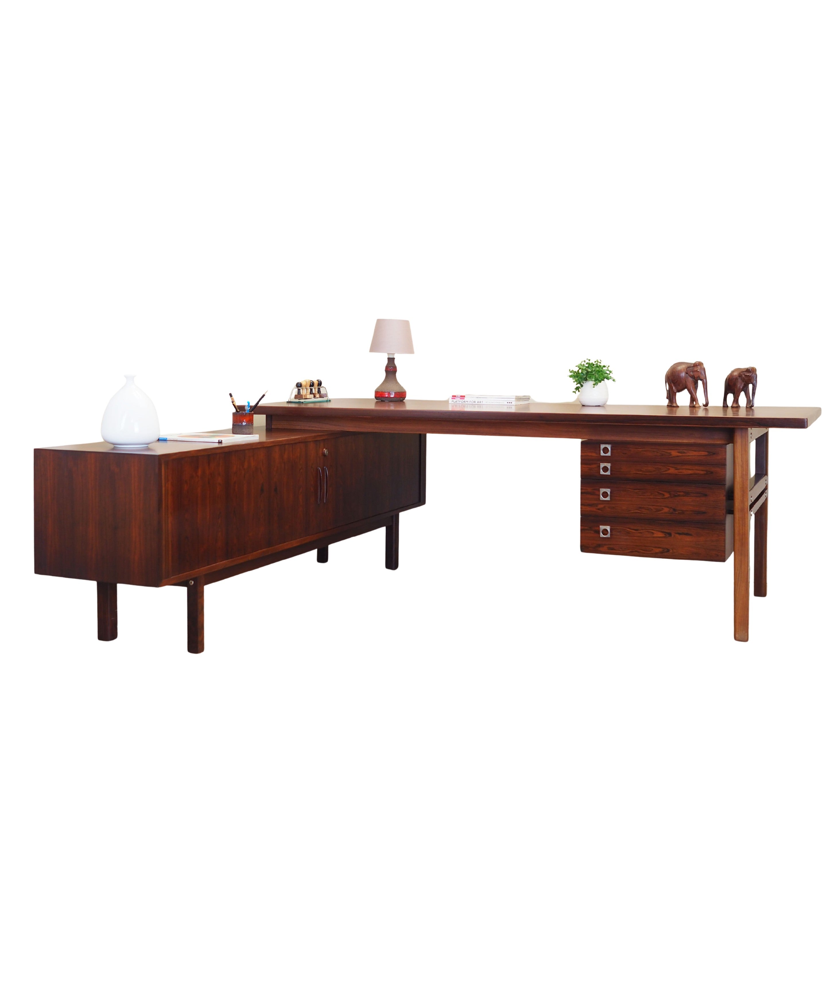 Rosewood_desk,_Danish_design,_1960s,_designer:_Arne_Vodder,_manufacture:_Sibast