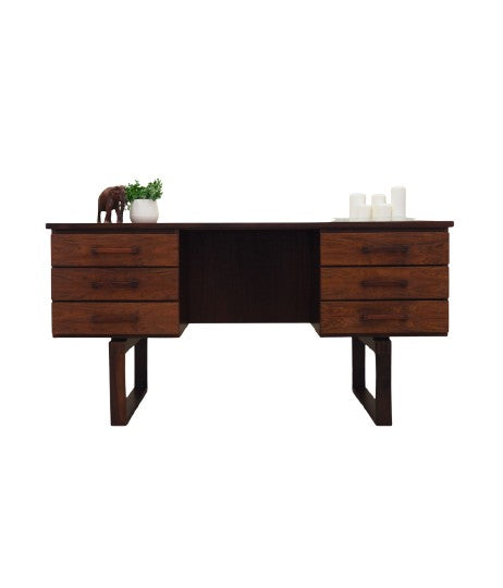 Rosewood_desk,_Danish_design,_1960s,_designer:_Torben_Valeur_&_Henning_Jensen,_manufacturer:_Dyrlund