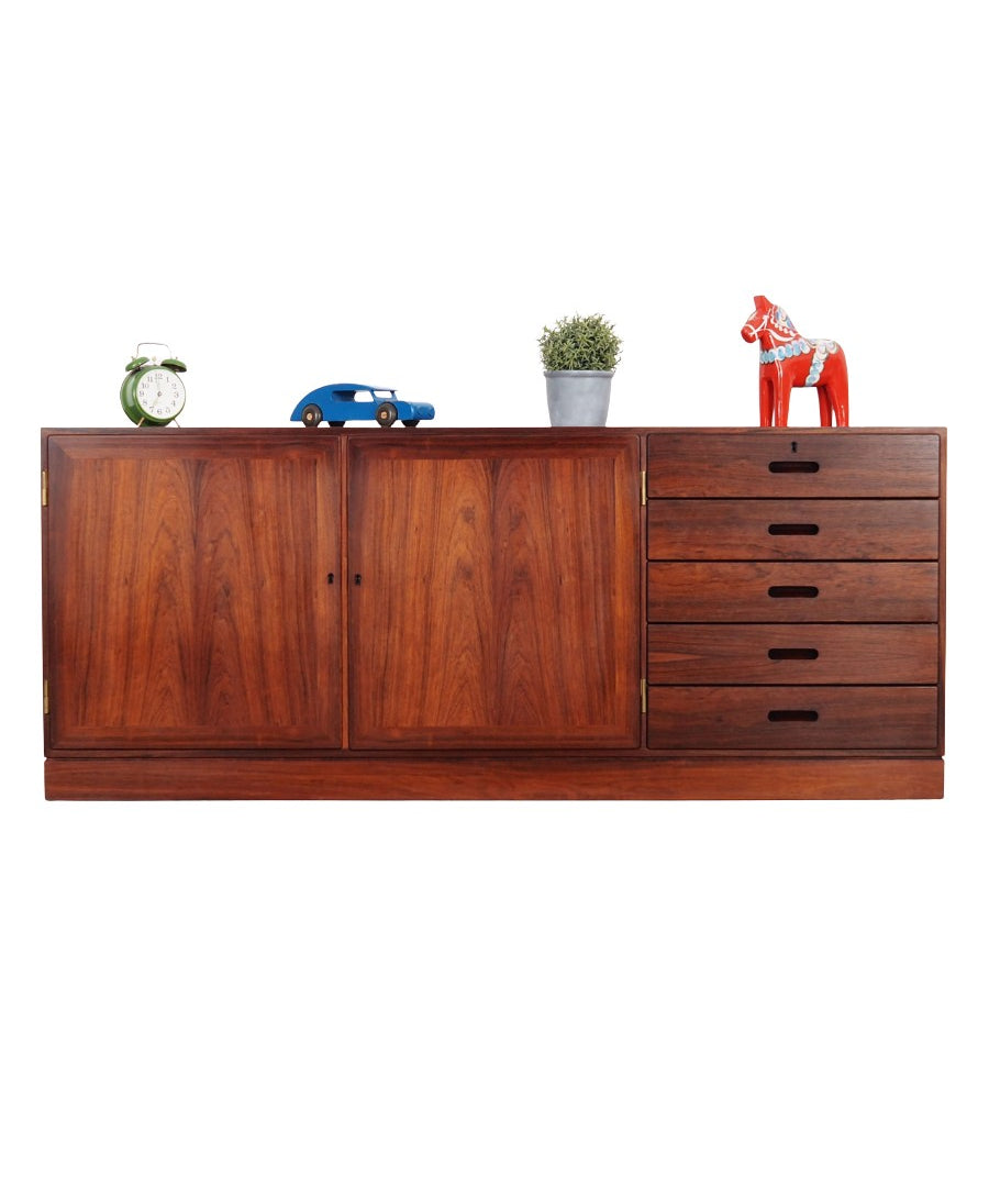 Rosewood_dresser,_Danish_design,_1970s,_designer:_Kai_Winding