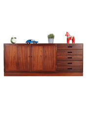 Rosewood_dresser,_Danish_design,_1970s,_designer:_Kai_Winding