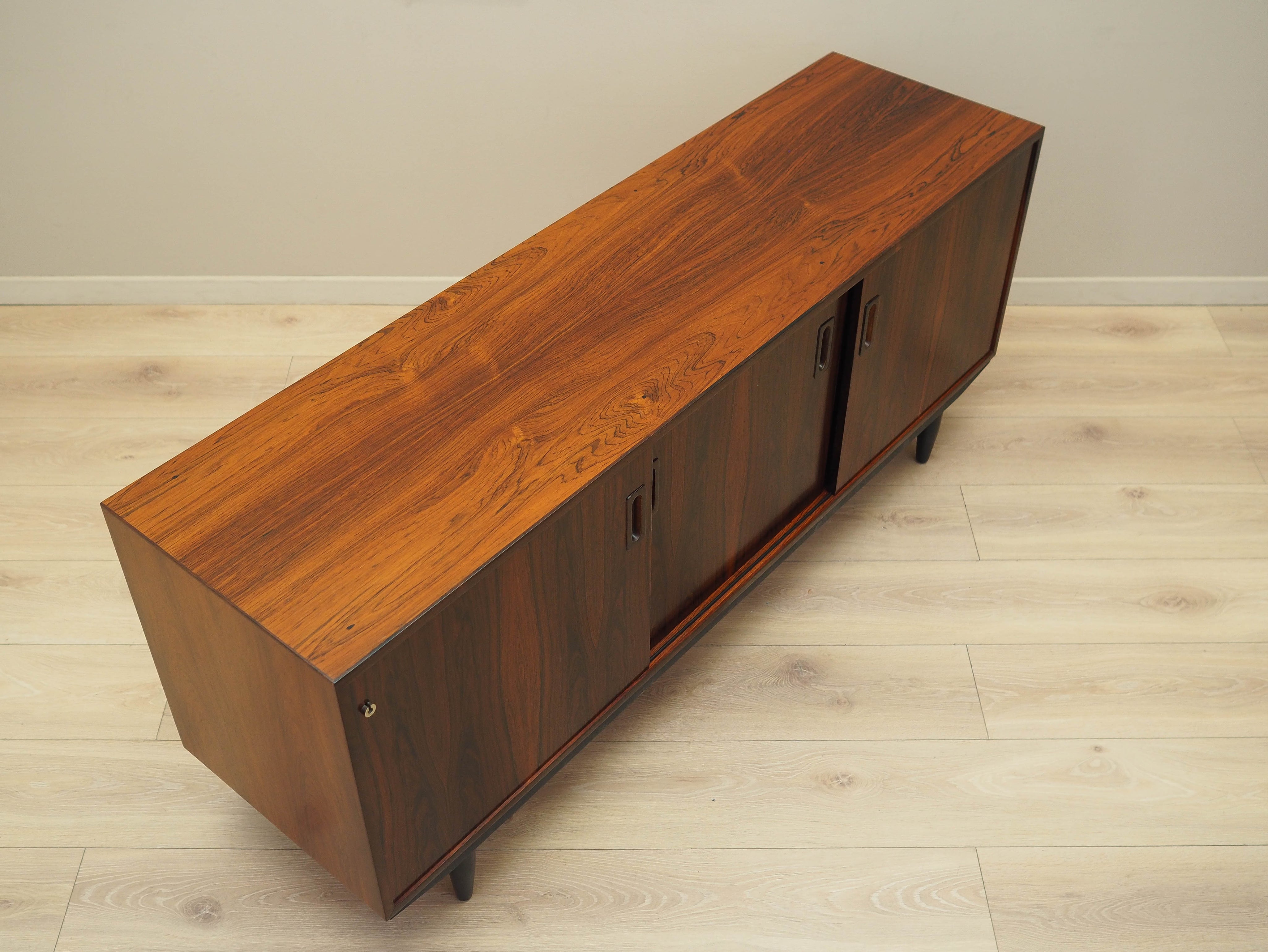Rosewood_Dresser,_Veneer,_1970s,_Denmark