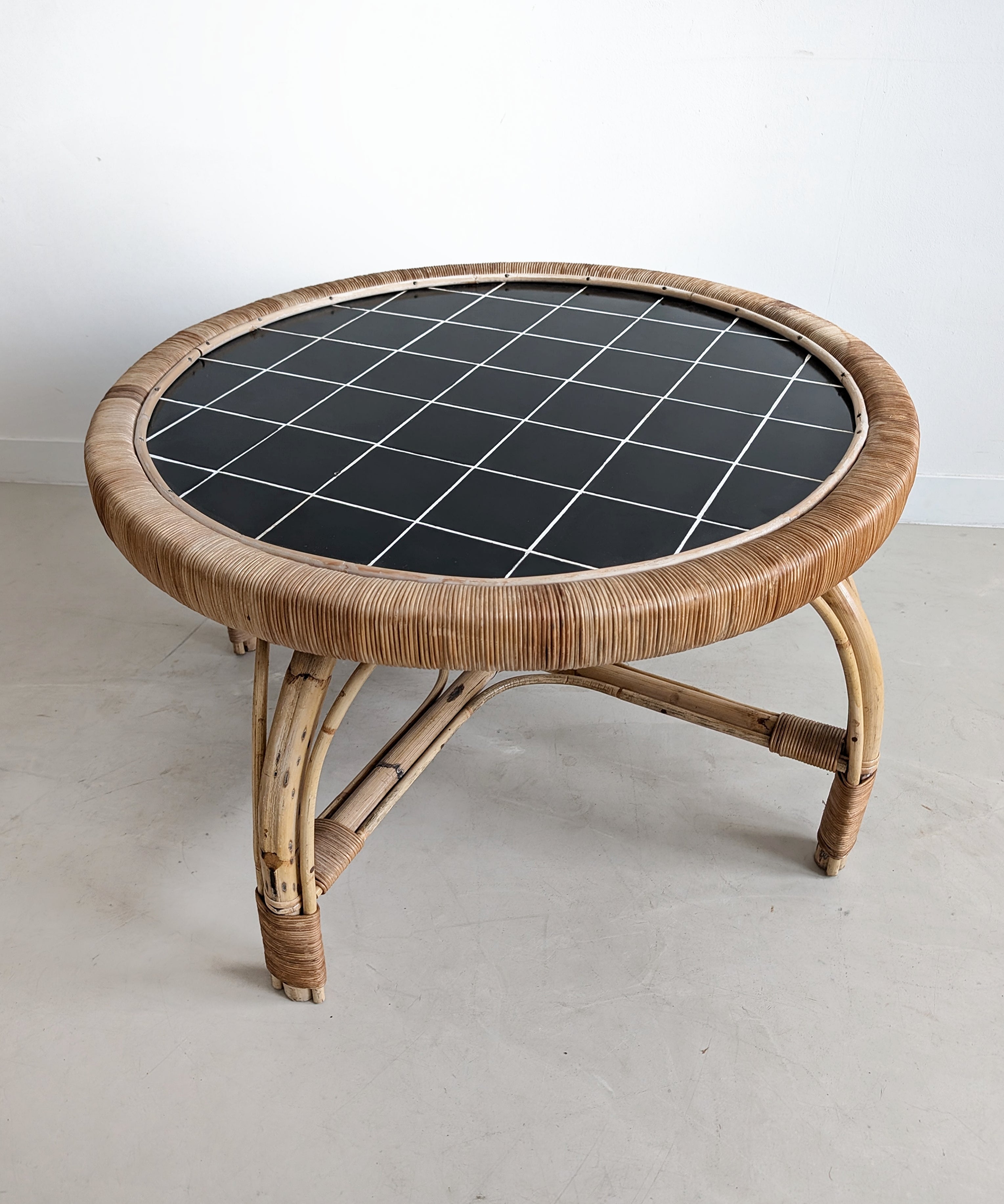 Round_Mid-Century_Coffee_Table_with_Rattan_Base_and_Tiled_Top,_1950s–1960s