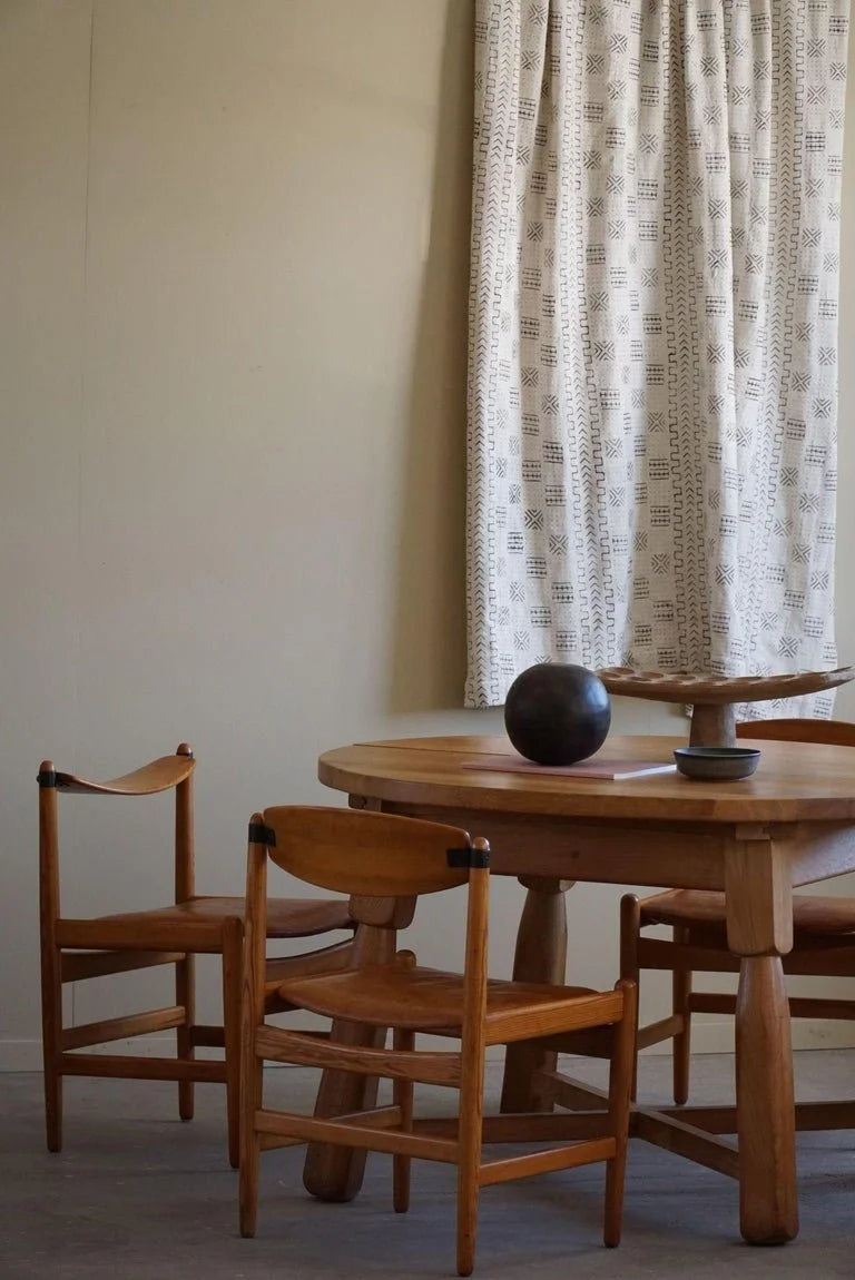 Round_Brutalist_Dining_Table_in_Oak,_Mid_Century_Modern,_Made_in_France,_1960s