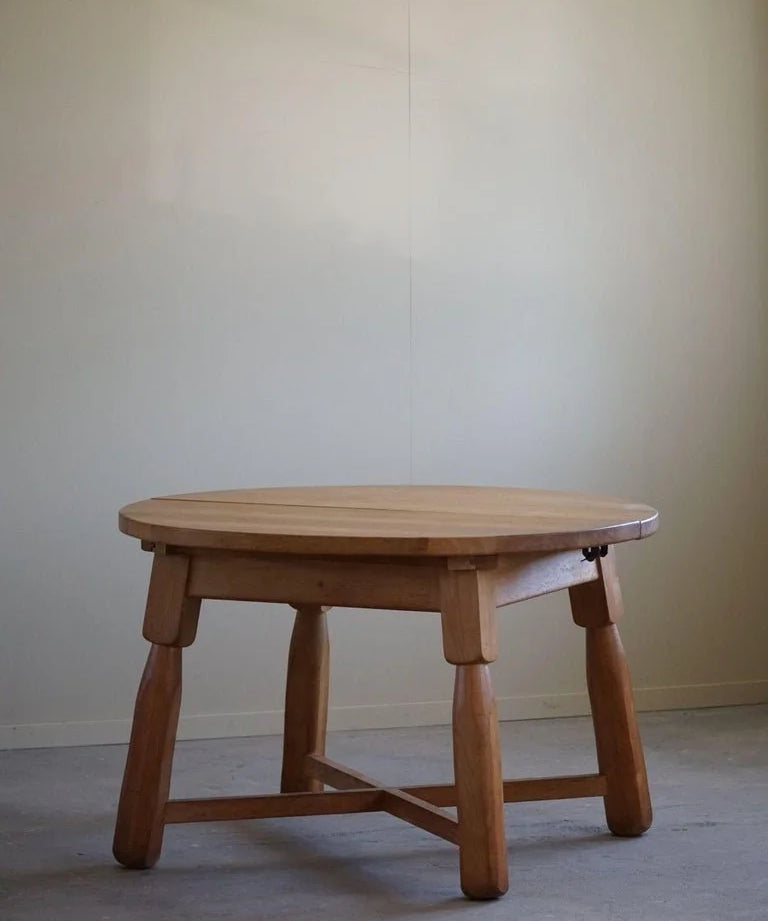 Round_Brutalist_Dining_Table_in_Oak,_Mid_Century_Modern,_Made_in_France,_1960s