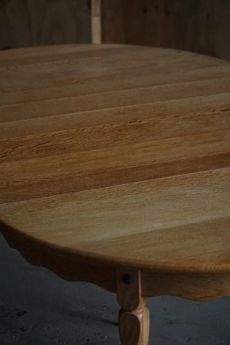 Round_Danish_Oak_Dining_Table_with_Two_Extension_Leaves,_Mid_Century_Modern,_1960s