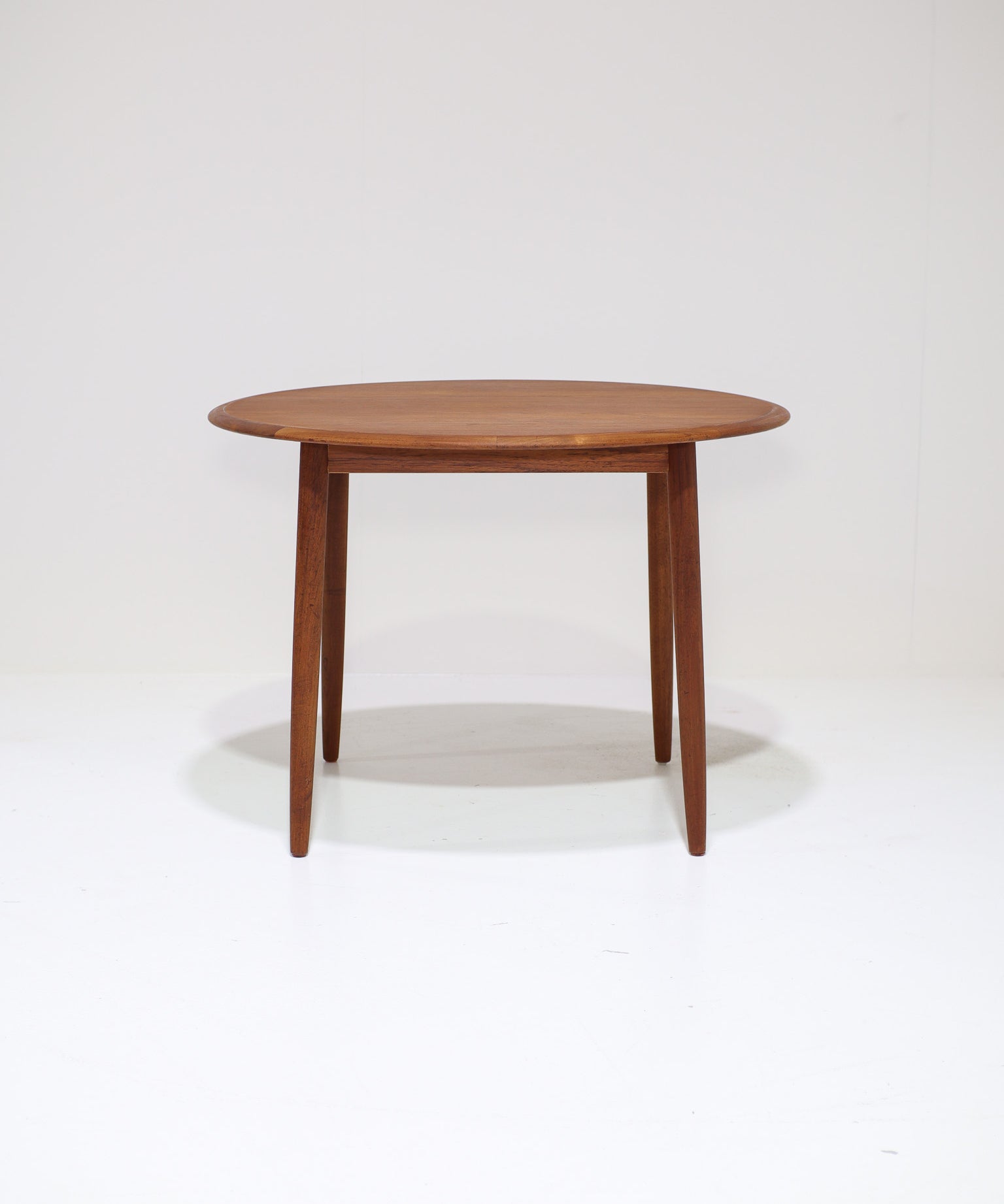 Round_Teak_Dining_Table,_1960s,_Denmark