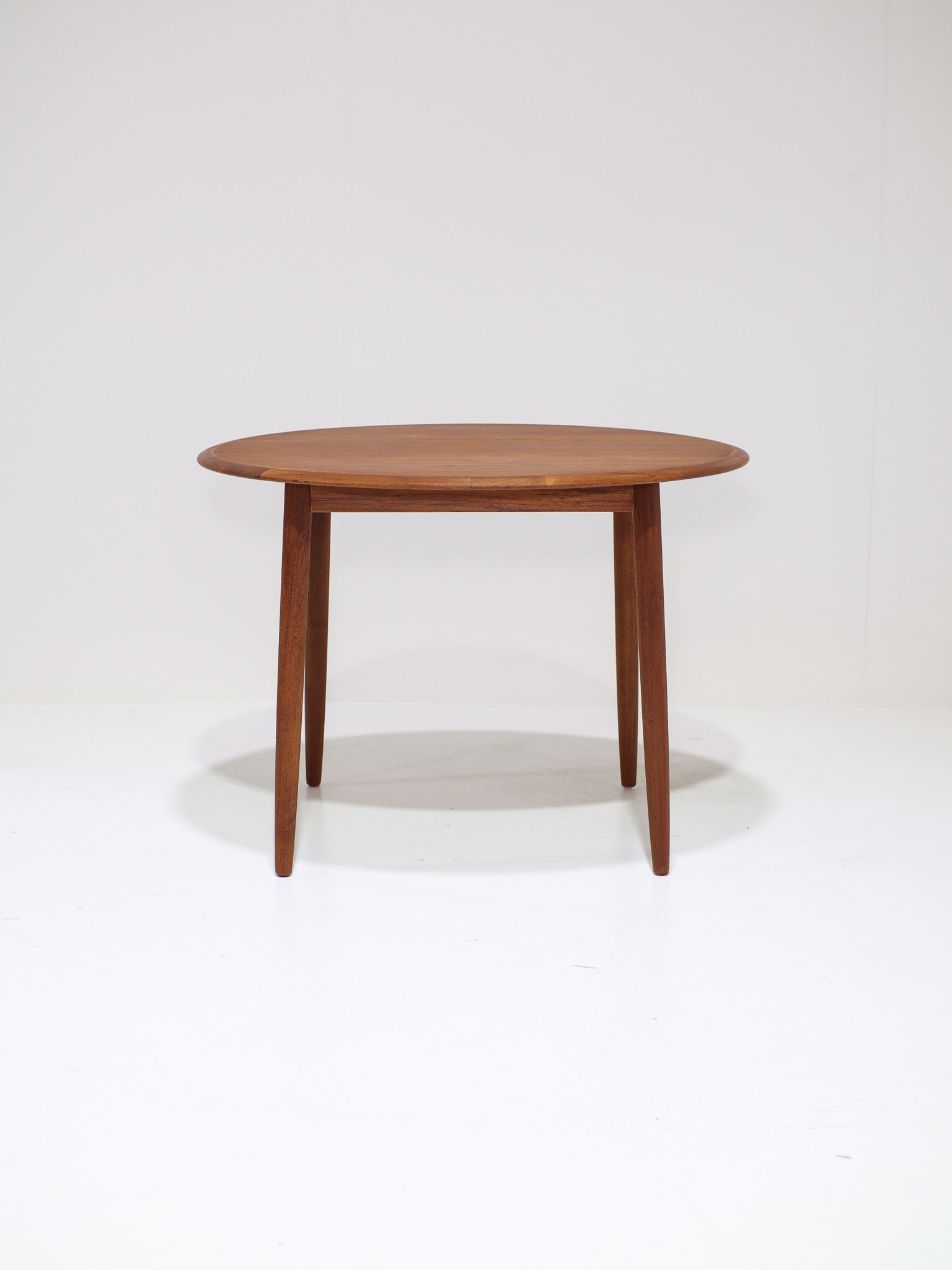 Round_Teak_Dining_Table,_1960s,_Denmark