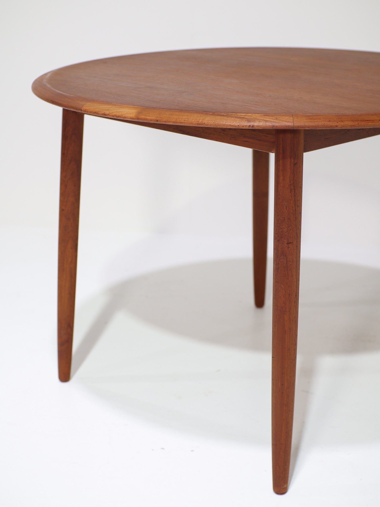 Round_Teak_Dining_Table,_1960s,_Denmark