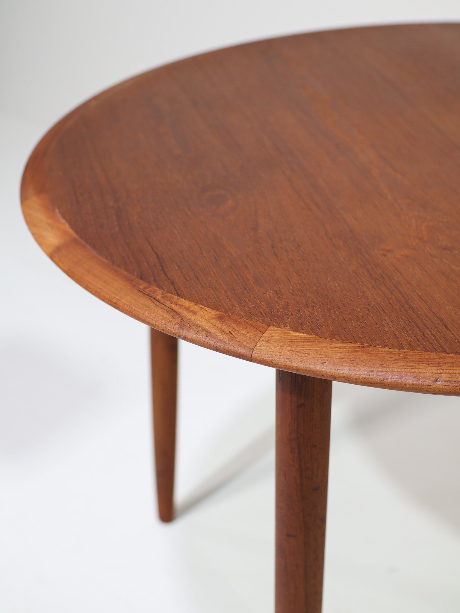 Round_Teak_Dining_Table,_1960s,_Denmark