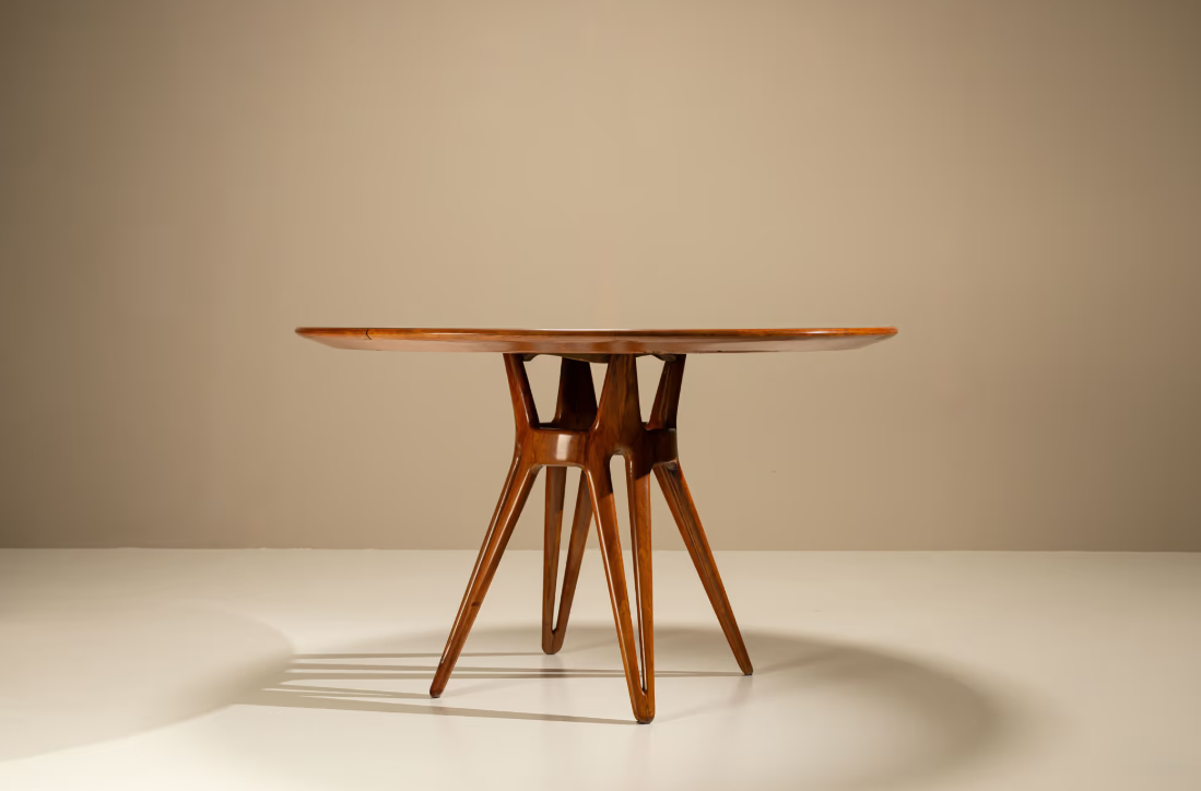 Round_Dining_Table_in_Walnut_attr._to_Ico_Parisi,_Italy_1950s
