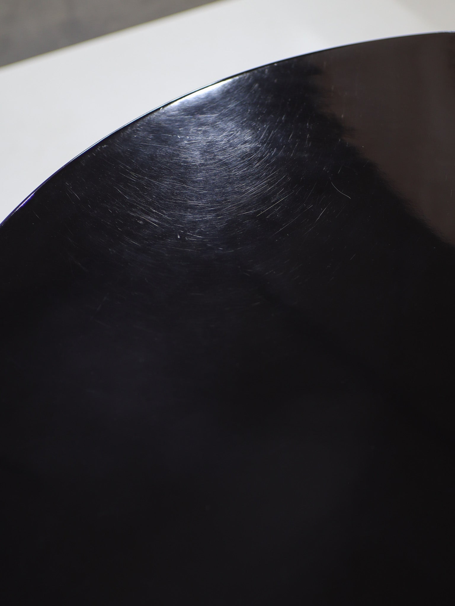 Round_dining_table_Kartell_Castelli_Ferrieri_Gardella,_Italy_1964