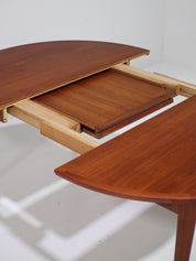 Extendable_Teak_Dining_Table_by_Henry_Rosengren_Hansen_for_Brande_Møbelindustri,_Denmark_1960s