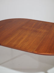 Extendable_Teak_Dining_Table_by_Henry_Rosengren_Hansen_for_Brande_Møbelindustri,_Denmark_1960s