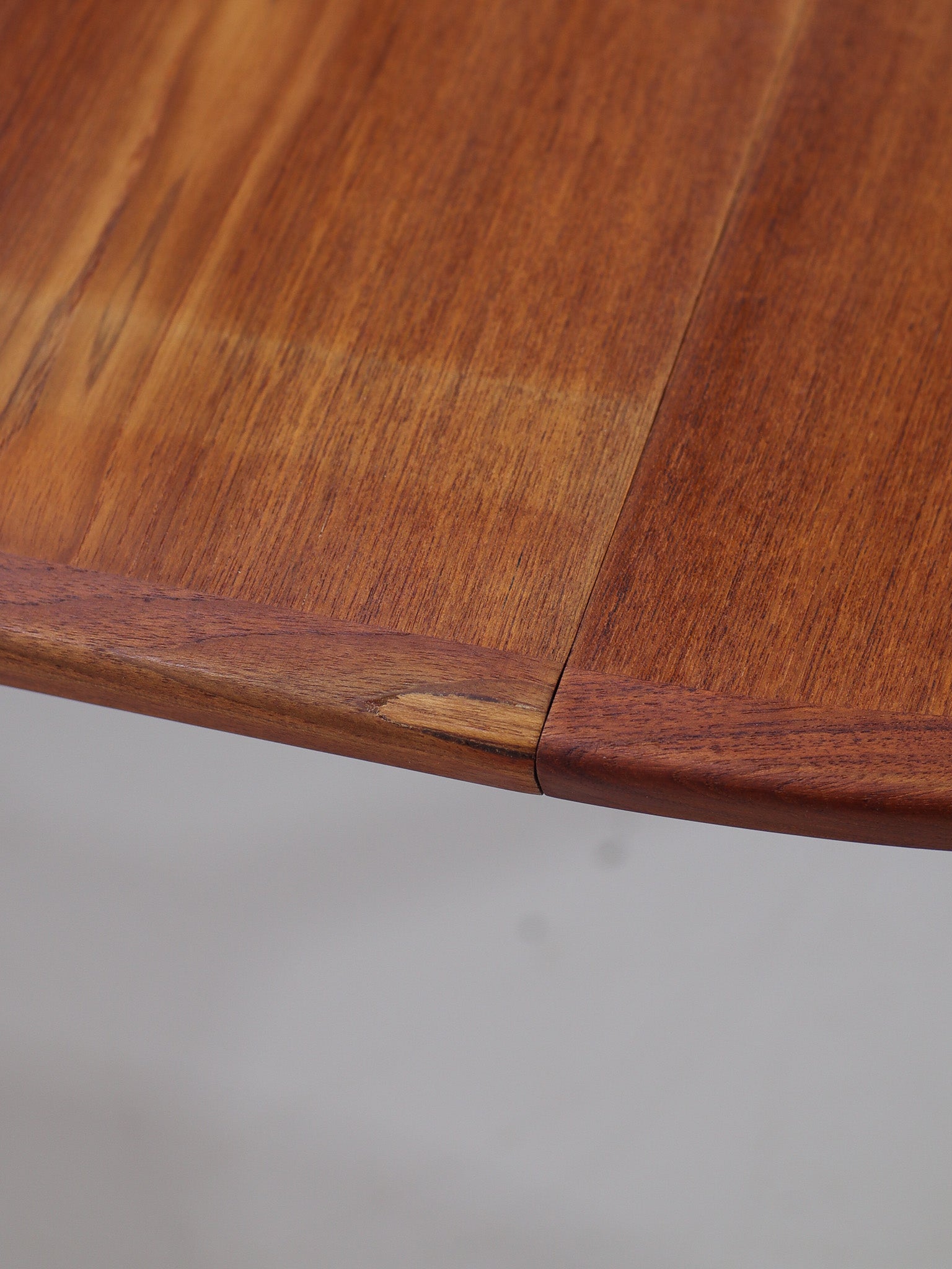 Extendable_Teak_Dining_Table_by_Henry_Rosengren_Hansen_for_Brande_Møbelindustri,_Denmark_1960s
