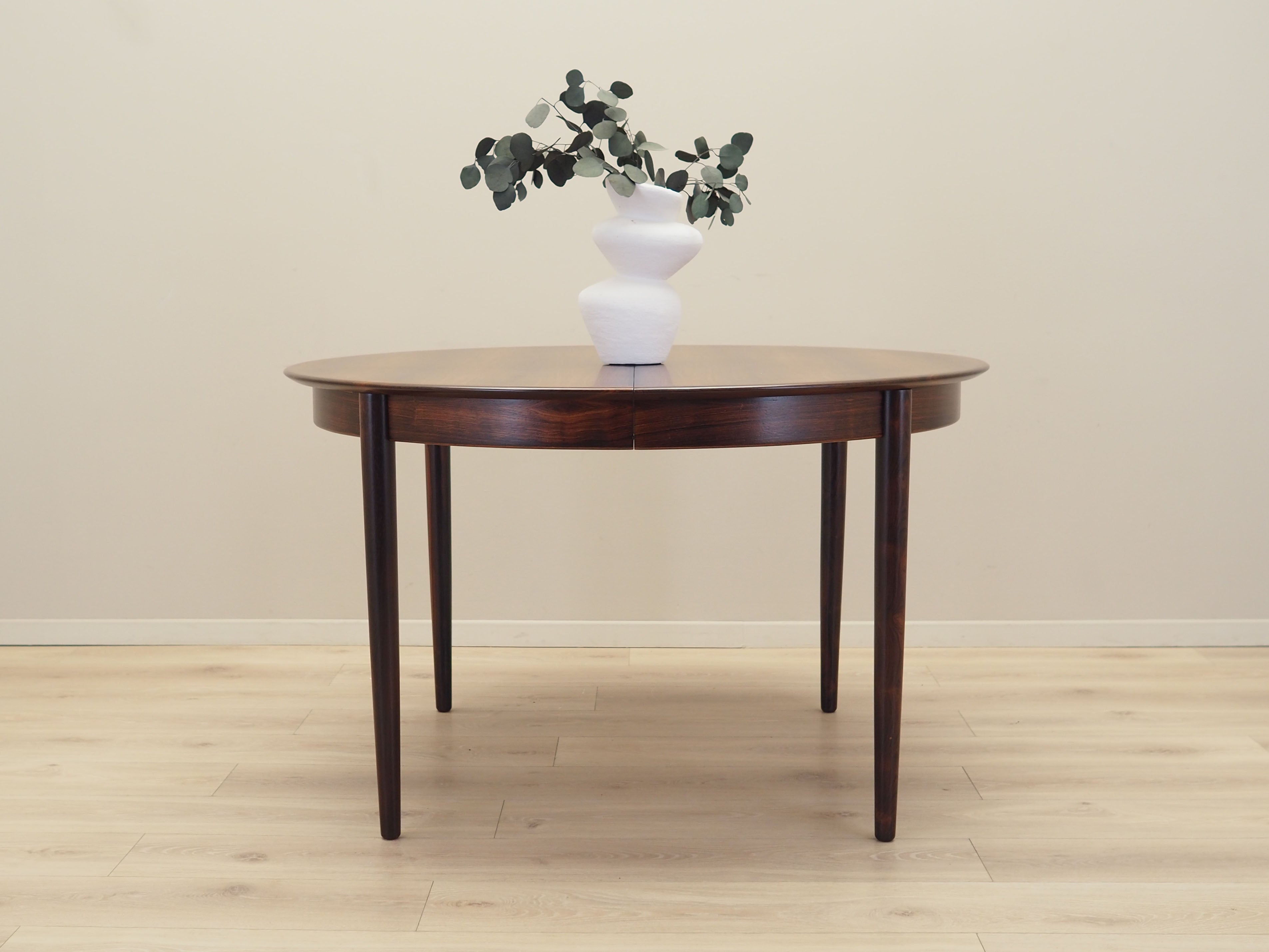 Round_Extendable_Table,_Skovby_Møbelfabrik,_Rosewood_Wood,_1970s,_Denmark