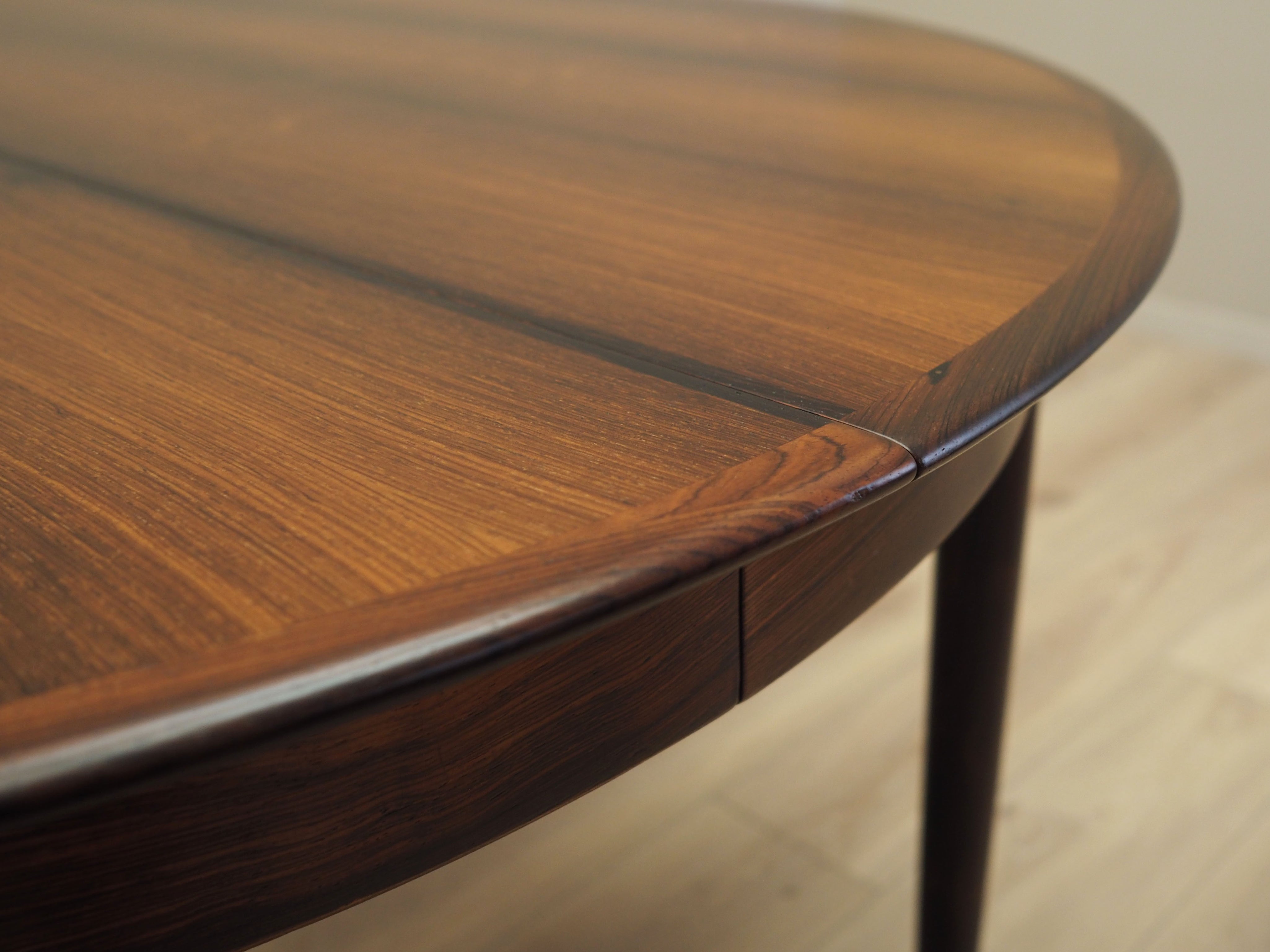 Round_Extendable_Table,_Skovby_Møbelfabrik,_Rosewood_Wood,_1970s,_Denmark