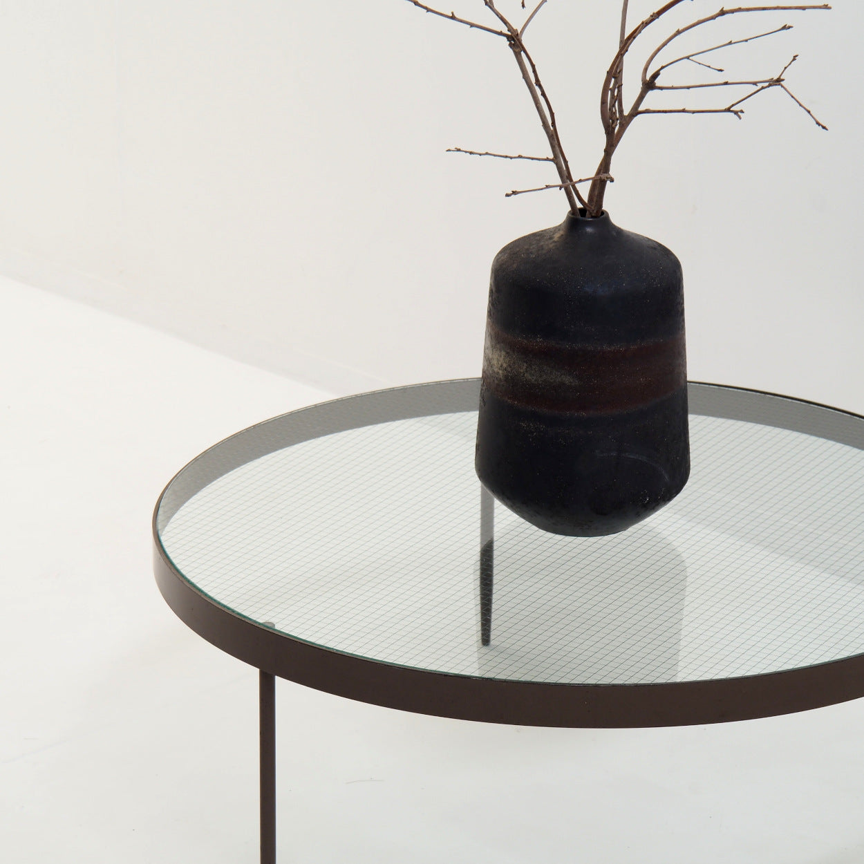 Round_G4_Coffee_Table_by_Janni_Van_Pelt,_1956_The_Netherlands