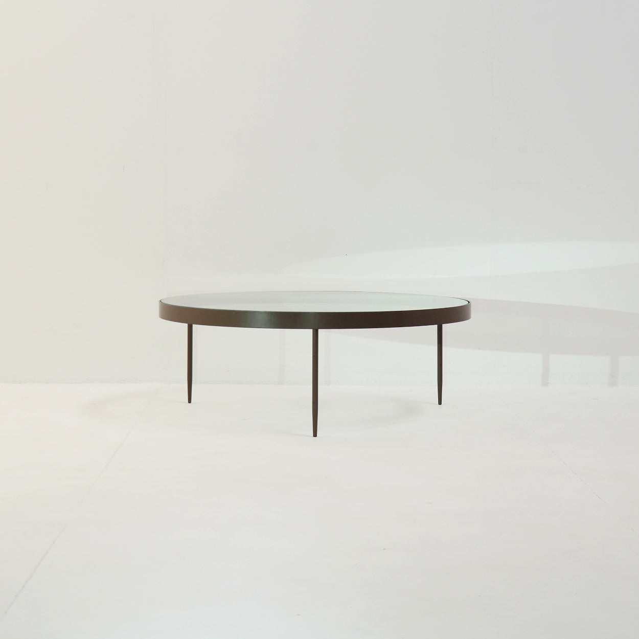 Round_G4_Coffee_Table_by_Janni_Van_Pelt,_1956_The_Netherlands