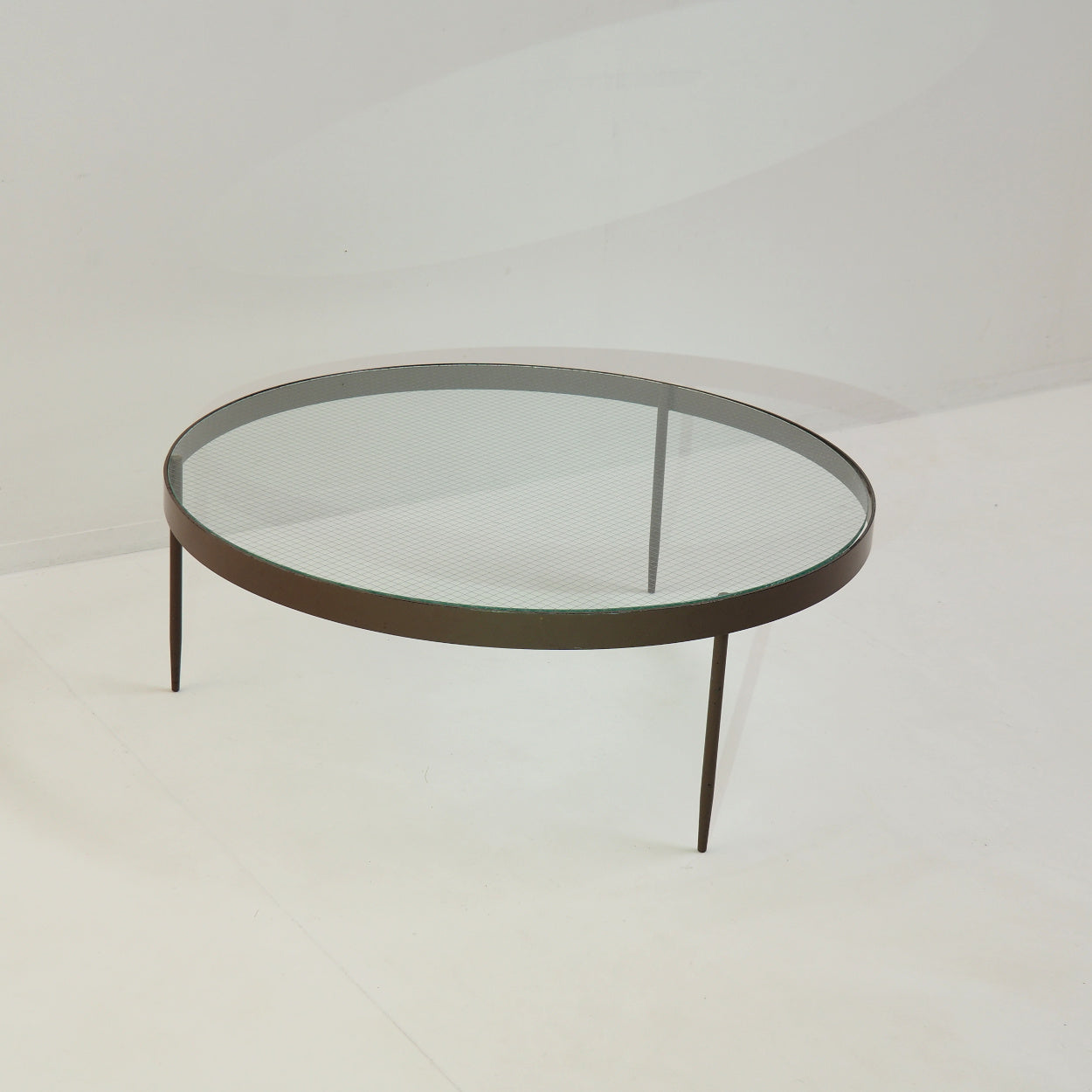 Round_G4_Coffee_Table_by_Janni_Van_Pelt,_1956_The_Netherlands