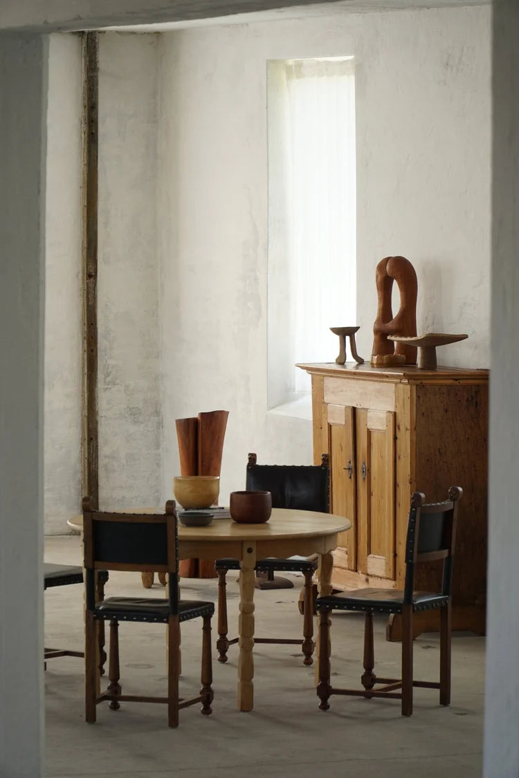 Round_Oak_Dining_Table_with_Two_Extension_Leaves,_Danish_Mid_Century_Modern,_1960s
