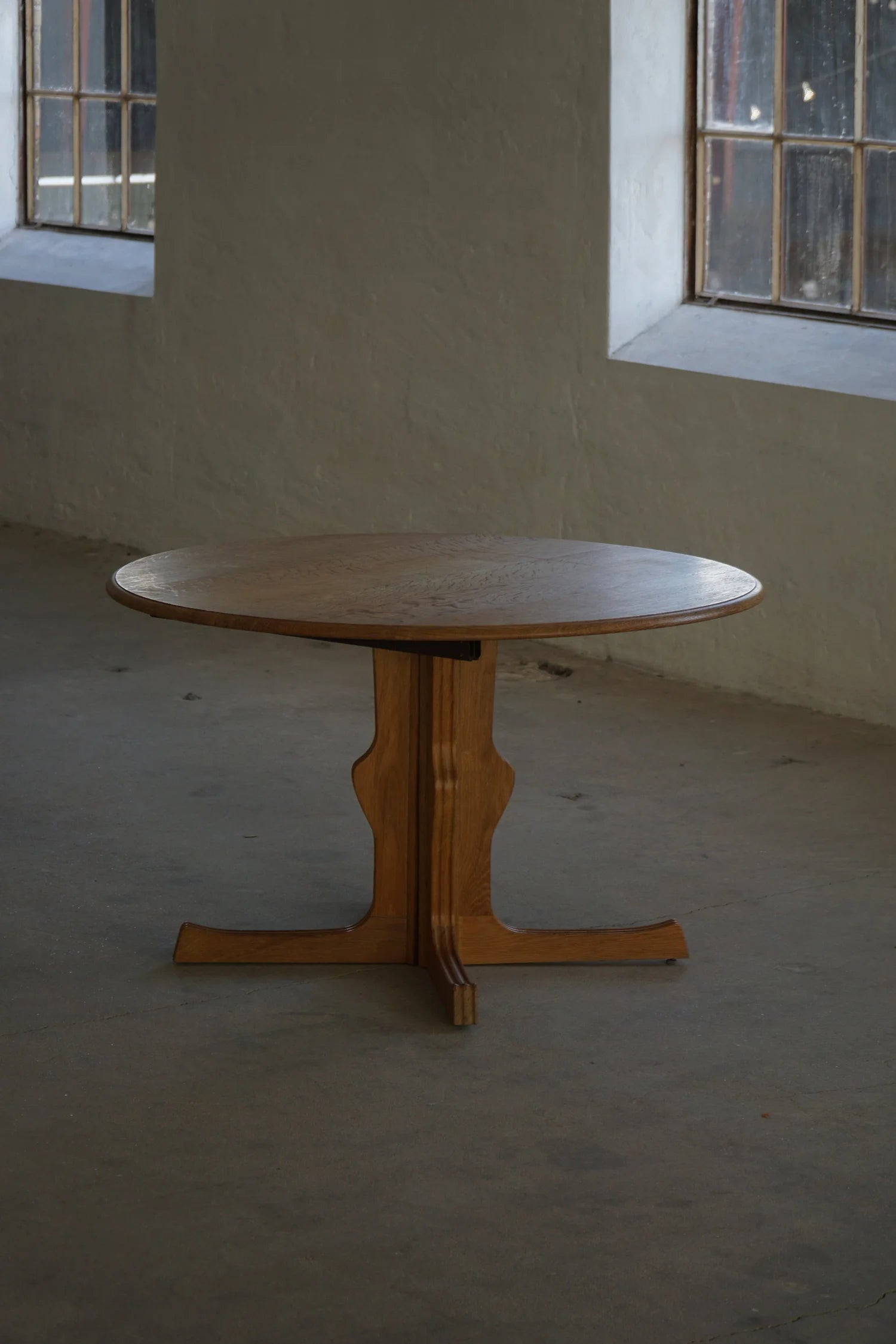 Round_Oak_Dining_Table_with_Two_Extension_Leaves,_Danish_Mid_Century_Modern,_1960s