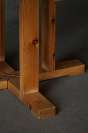 Round_Pine_Dining_Table_with_Extension_Leaves,_Scandinavian_Modern_Design,_1970s